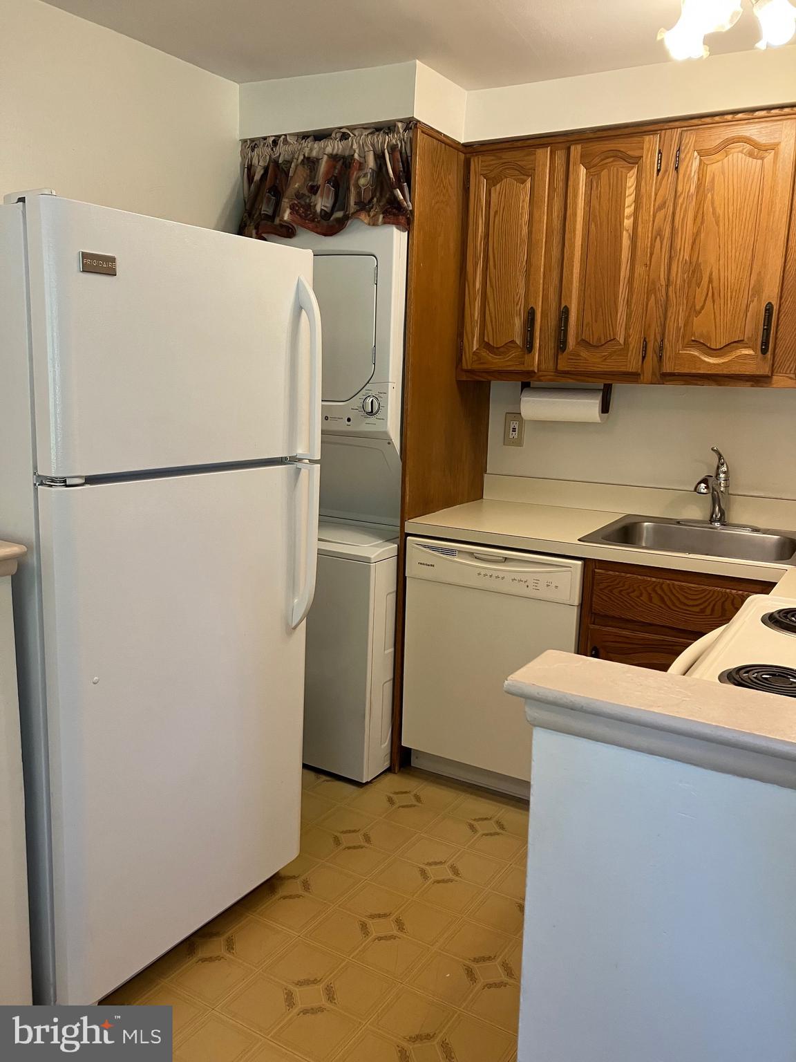 COURT OF HENDERSON - Residential