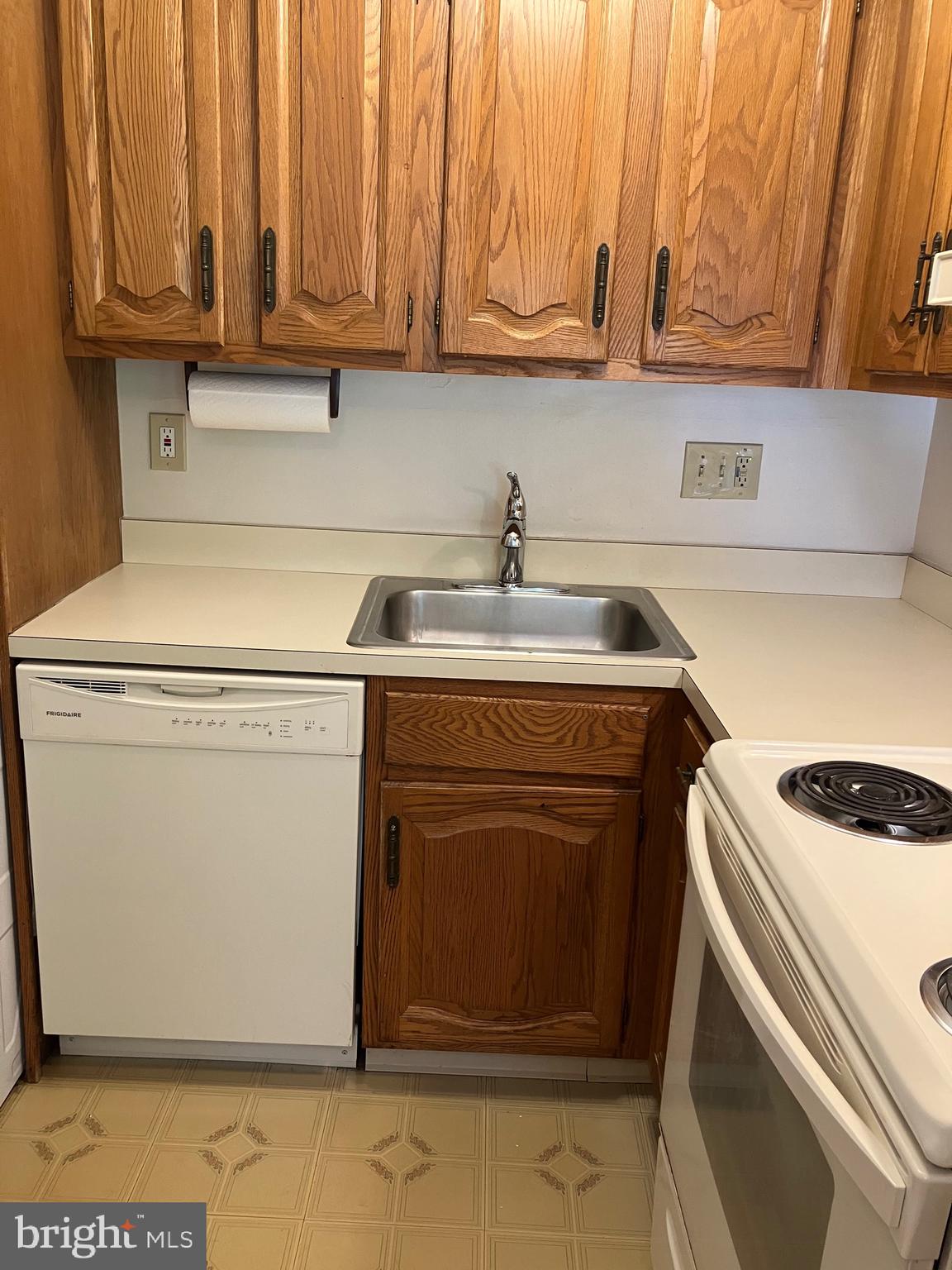 COURT OF HENDERSON - Residential