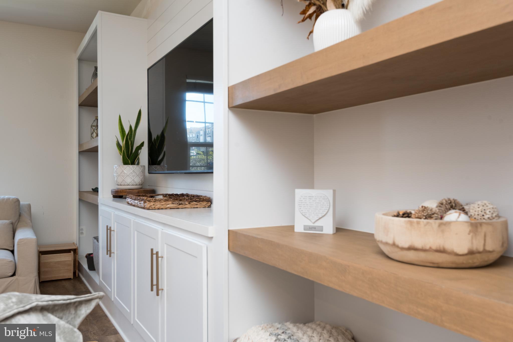 HAYMARKET CROSSING - Residential