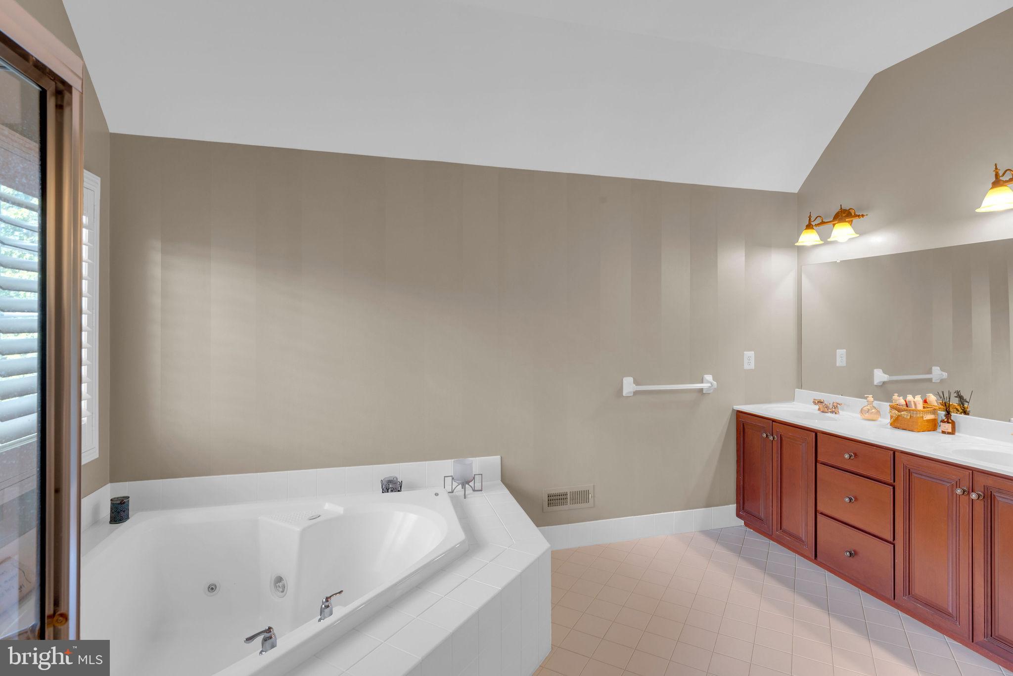 MUIRFIELD ESTATES - Residential