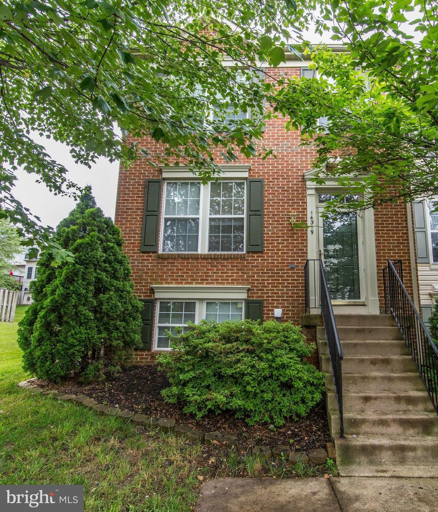 Pride of ownership shows in this immaculate 3BR, 4 BA end unit townhouse in highly sought after Centre Ridge Community. Extensive HOA Amenities including tot lots, outdoor pool, and more! Updated Kitchen features granite counters, stainless steel appliances, center island, breakfast bar & custom tile backsplash.  Master Bathroom with Separate Tub and Shower. Home backs to common area.