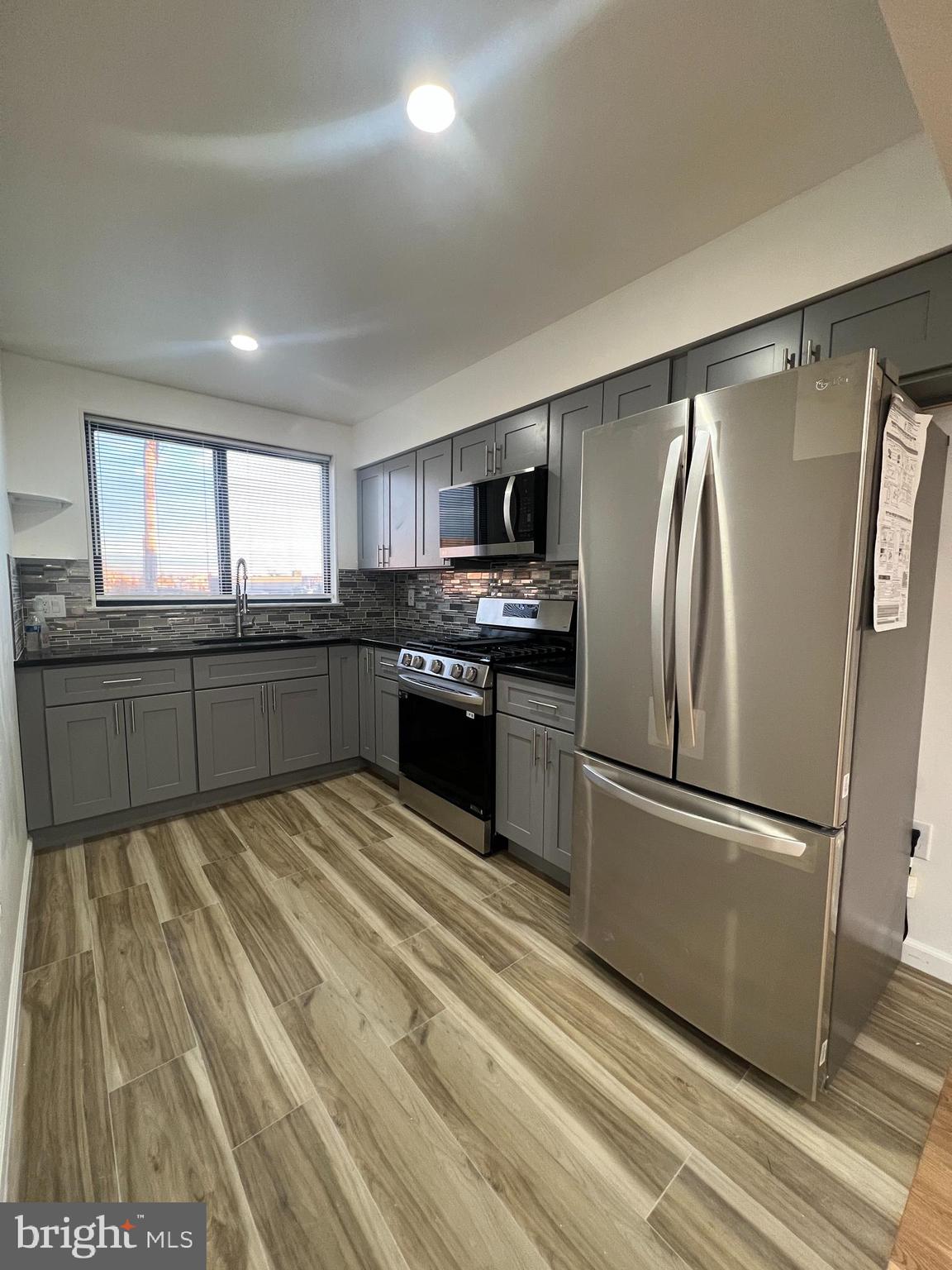 This Modern and spacious one bedroom and one bath newly renovated. Granite Countertops, newly renovated kitchen and bathroom. Hardwood flooring throughout and with a lot of natural sunlight. Access to the basement for the extra storage and washer dryer in the building. The apartment is on the 3rd floor. *Ideally no pets.