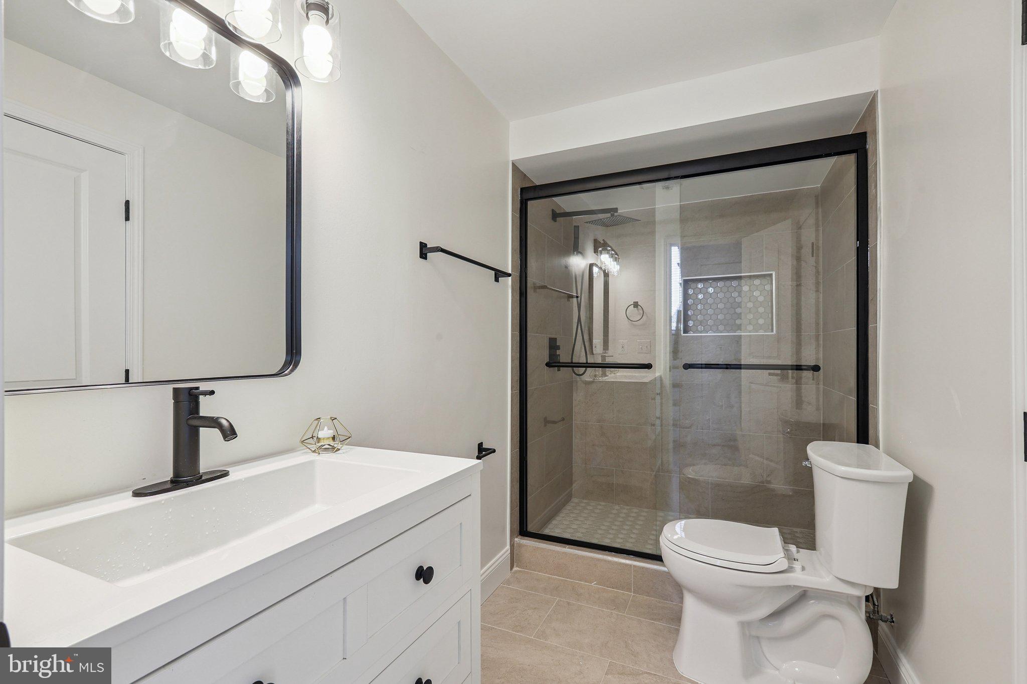 LAKE BRADDOCK - Residential