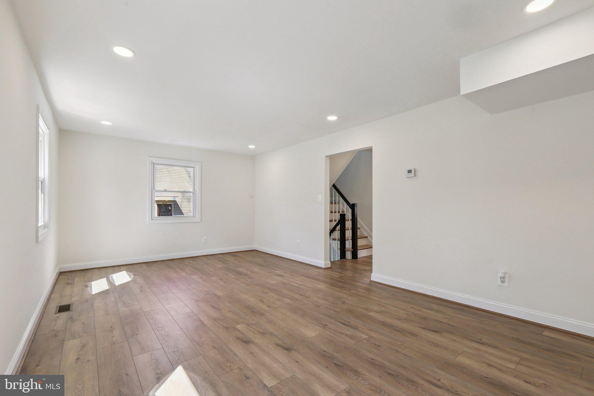 LAKE BRADDOCK - Residential