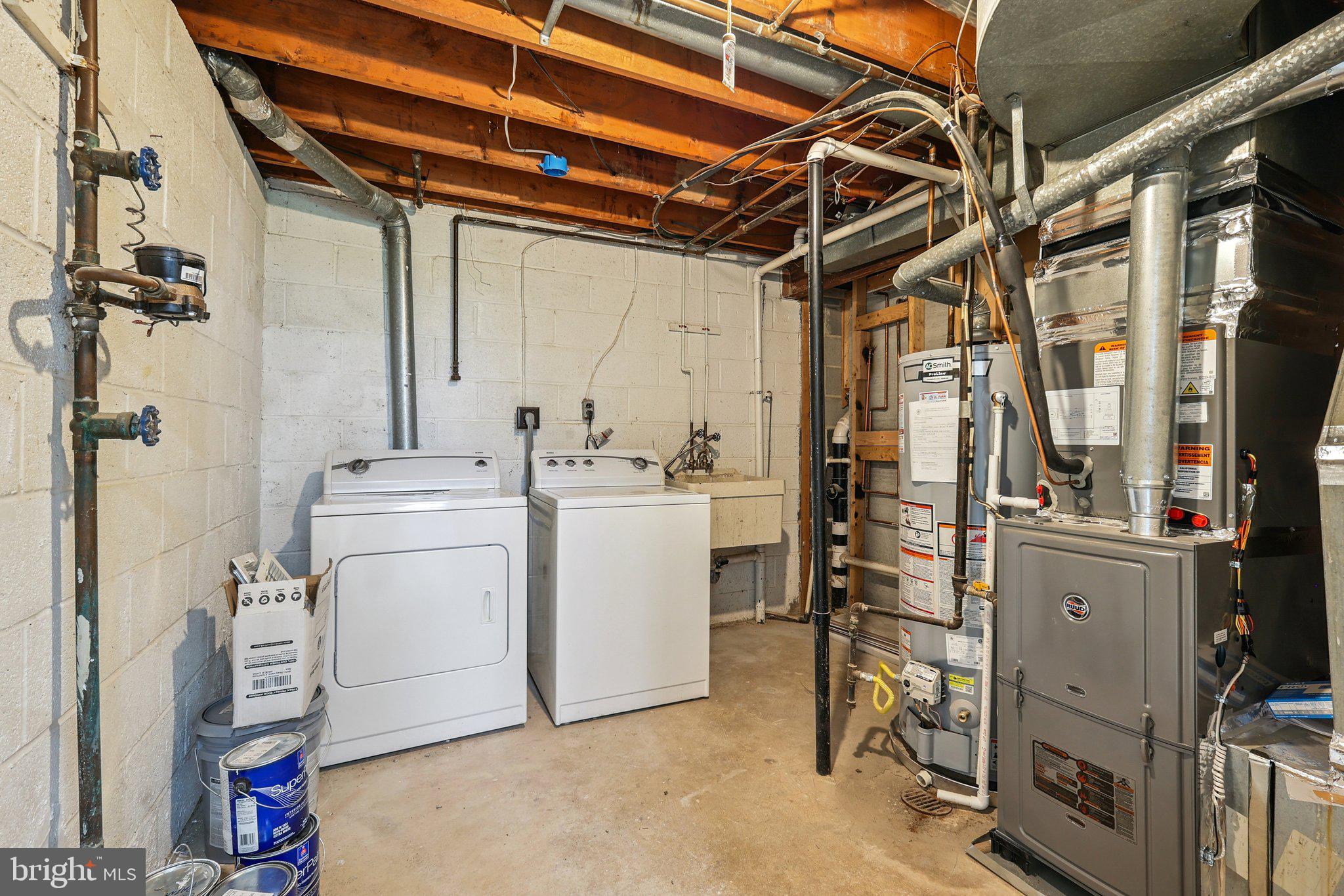 LAKE BRADDOCK - Residential