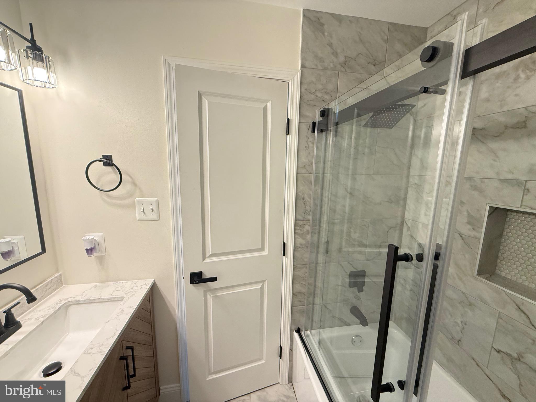 LAKE BRADDOCK - Residential