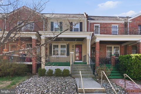 Photo of 246 Gallatin Street NW, WASHINGTON, DC 20011 (MLS # DCDC2244190)