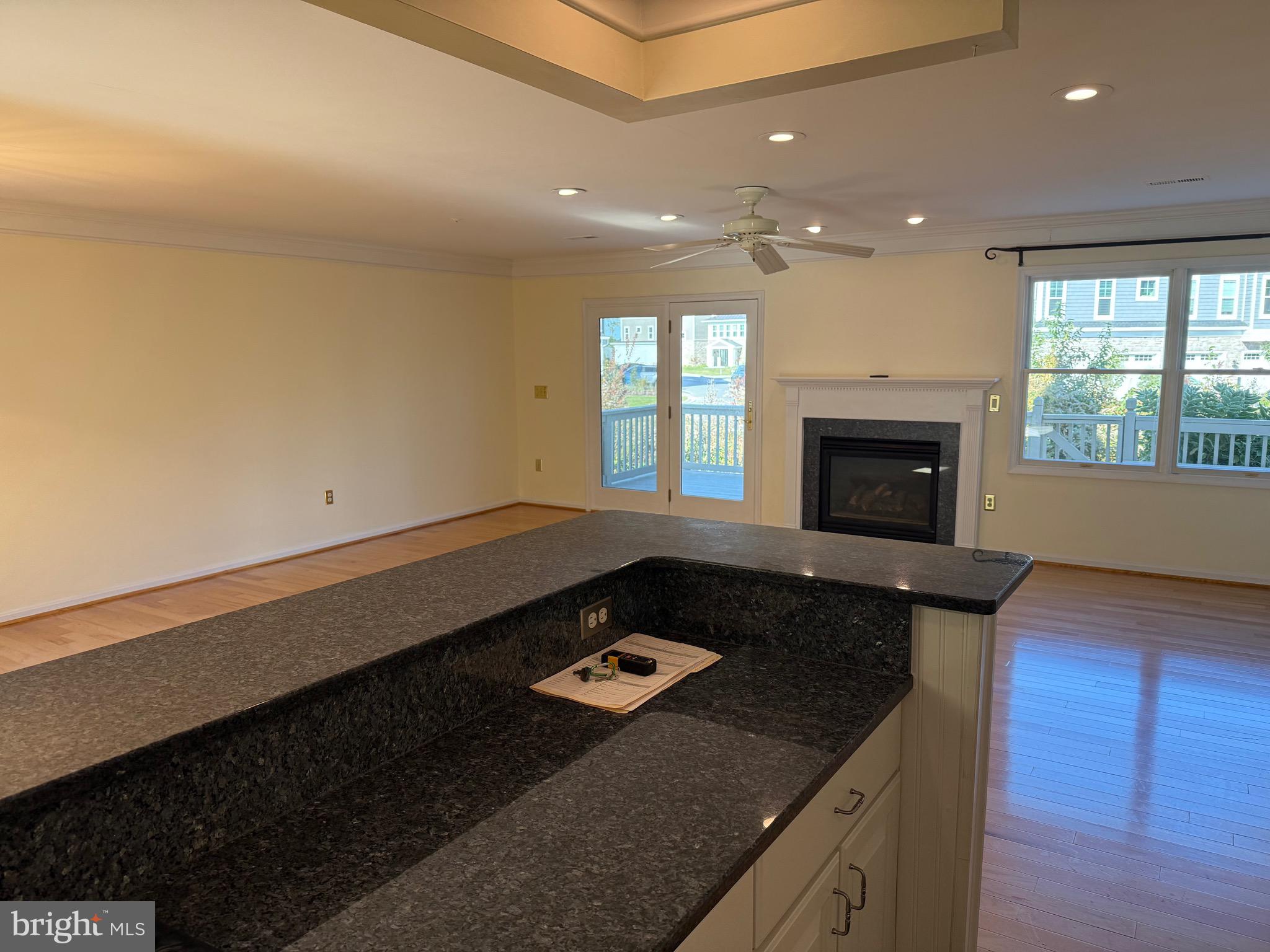 BAYSIDE - Residential Lease