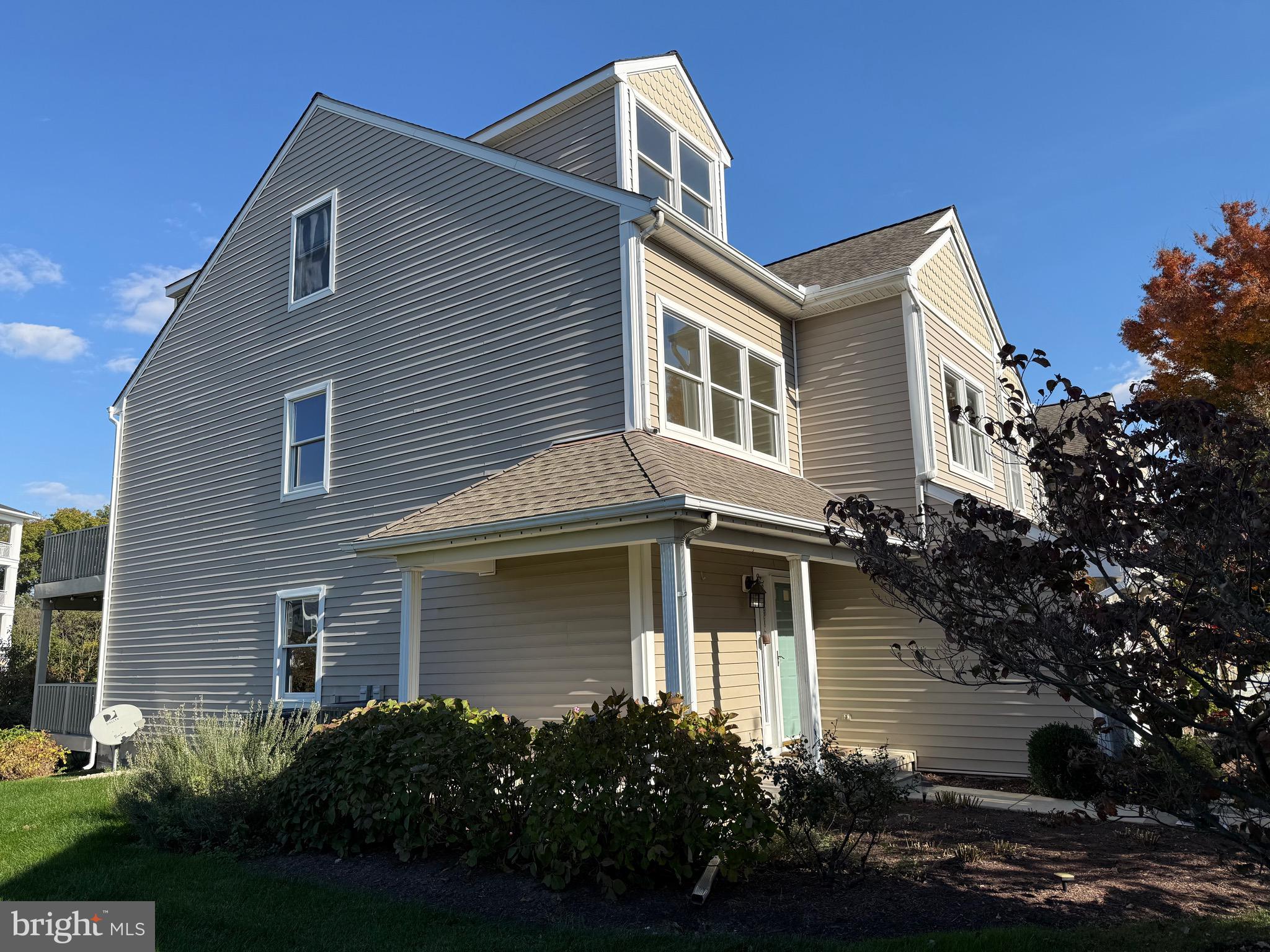 BAYSIDE - Residential Lease