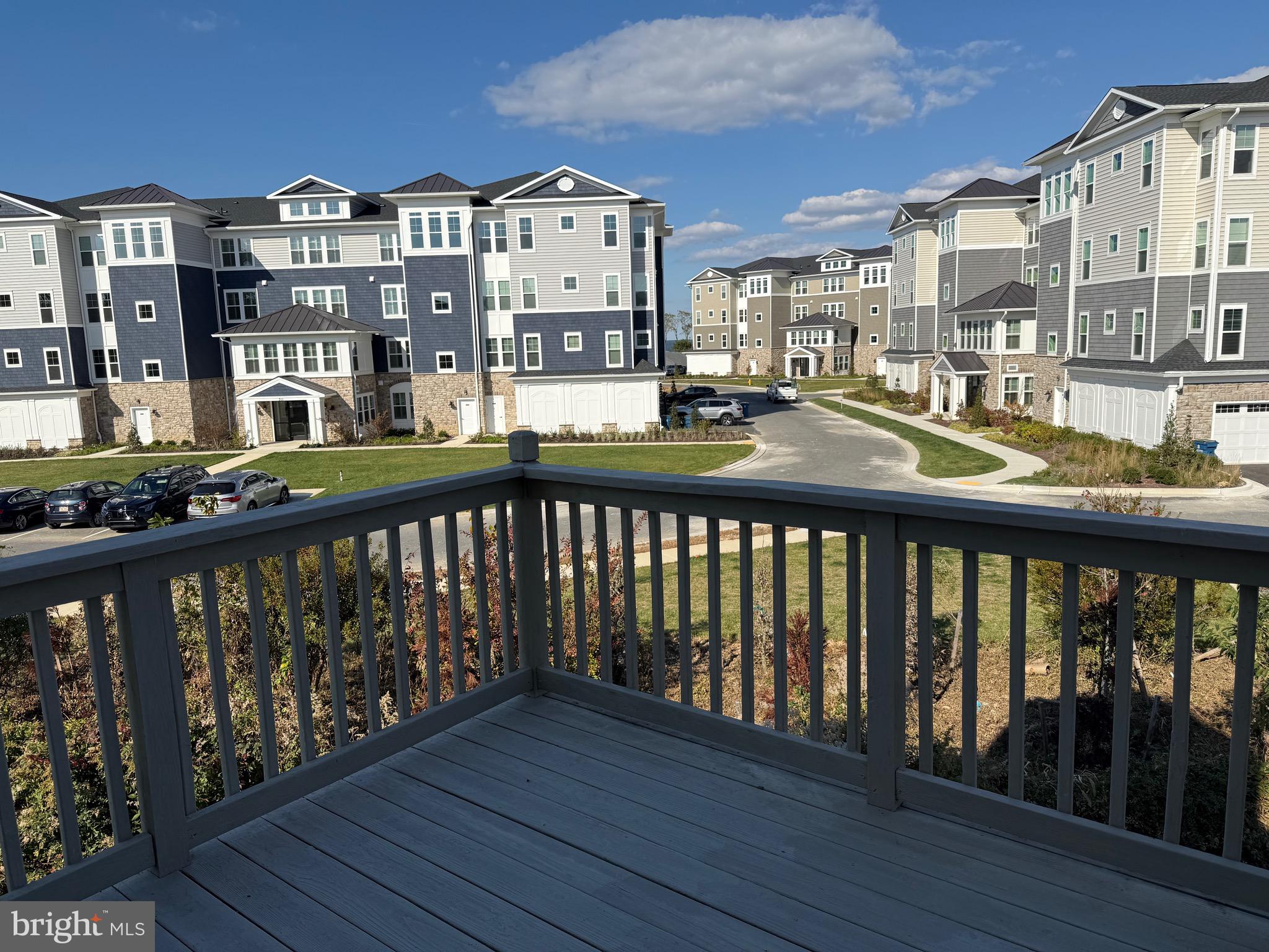 BAYSIDE - Residential Lease