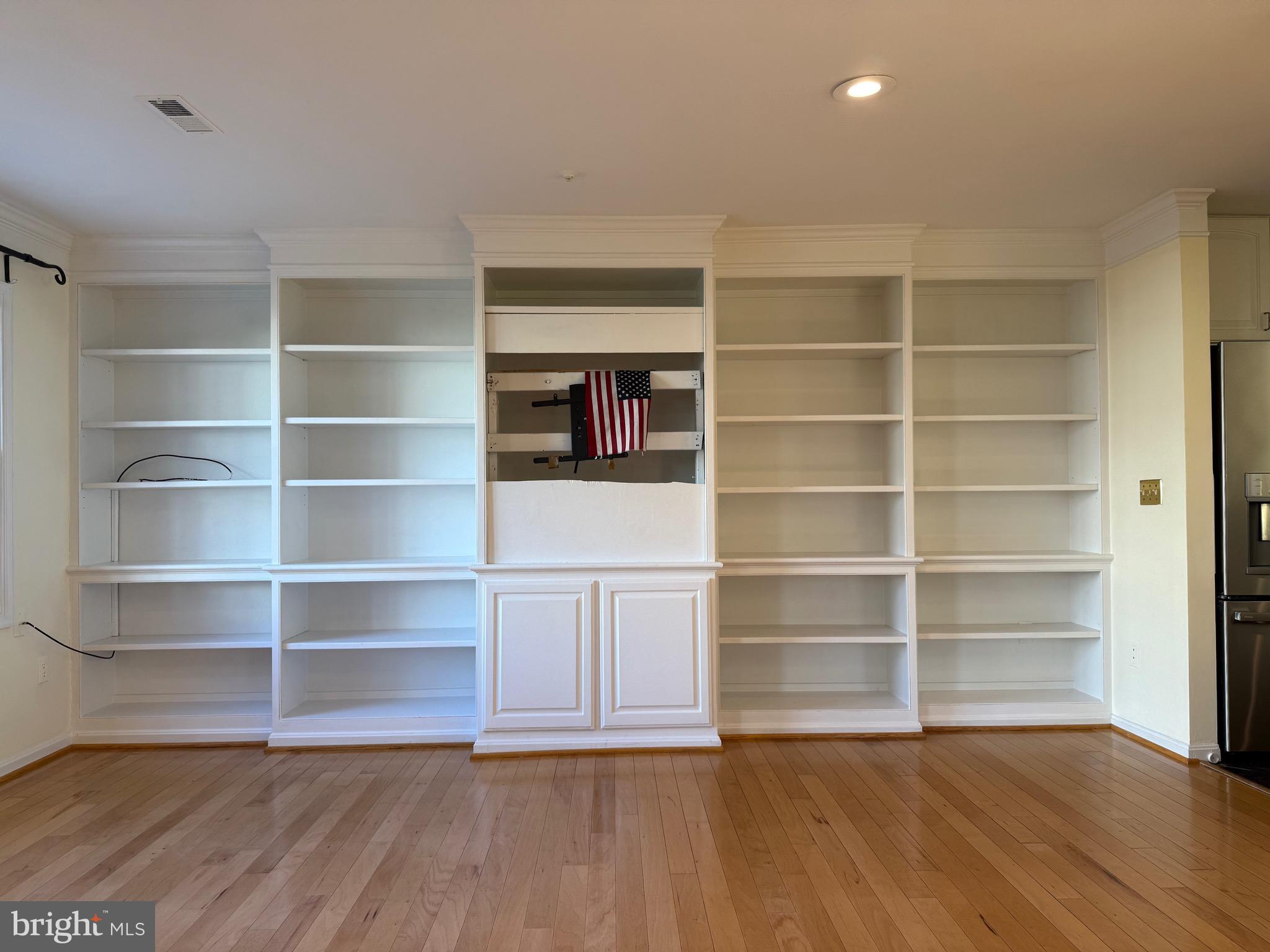 BAYSIDE - Residential Lease