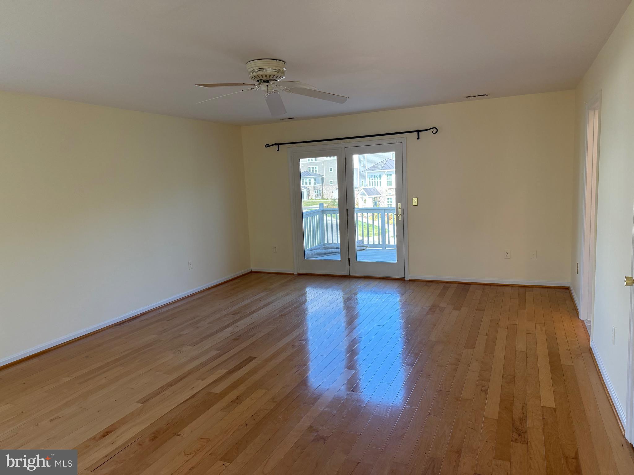 BAYSIDE - Residential Lease