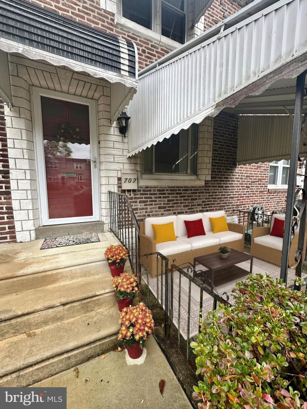 Photo of 707 Crescent Drive, GLENOLDEN, PA 19036 (MLS # PADE2104050)