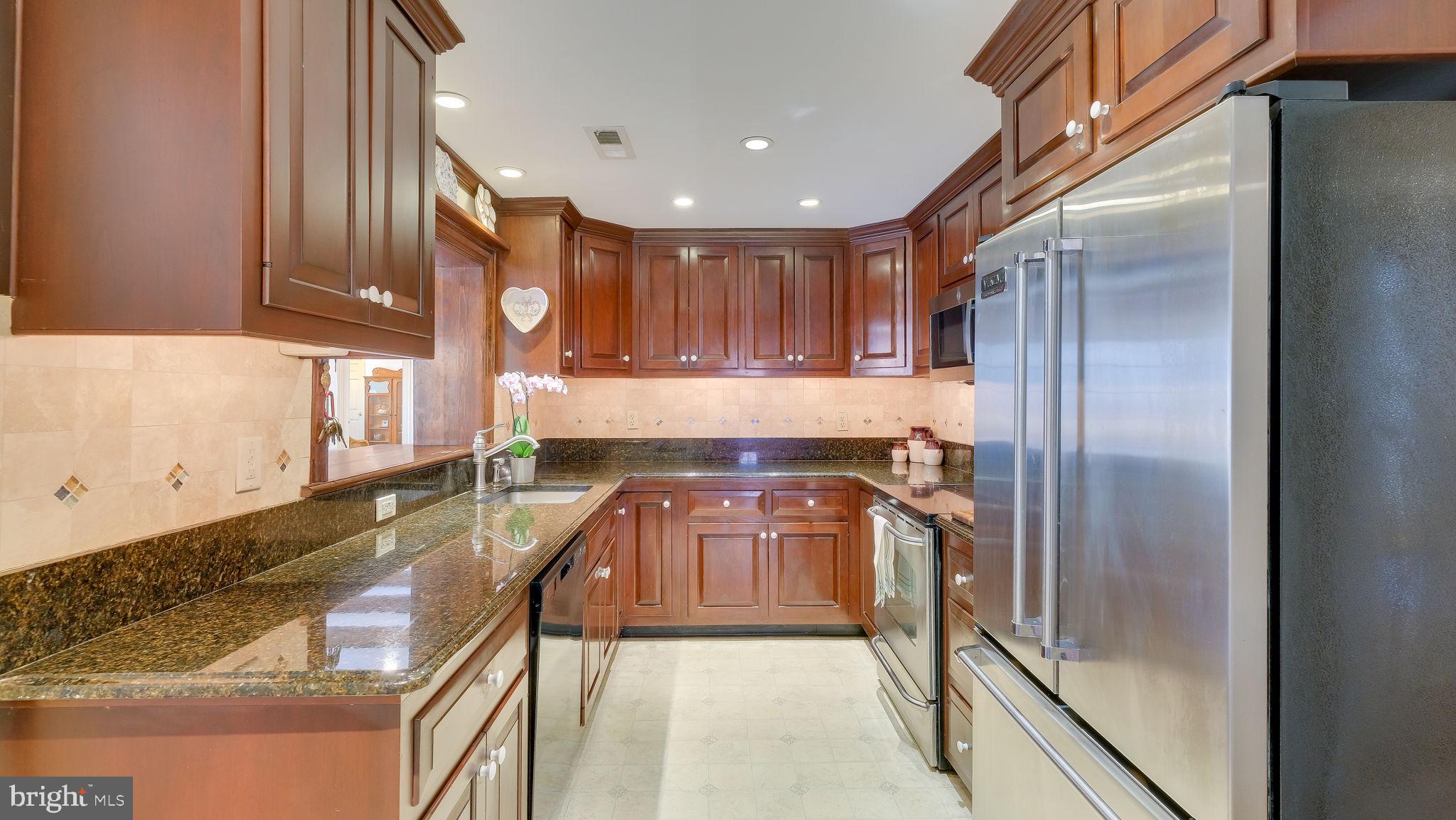 PEBBLE HILL - Residential