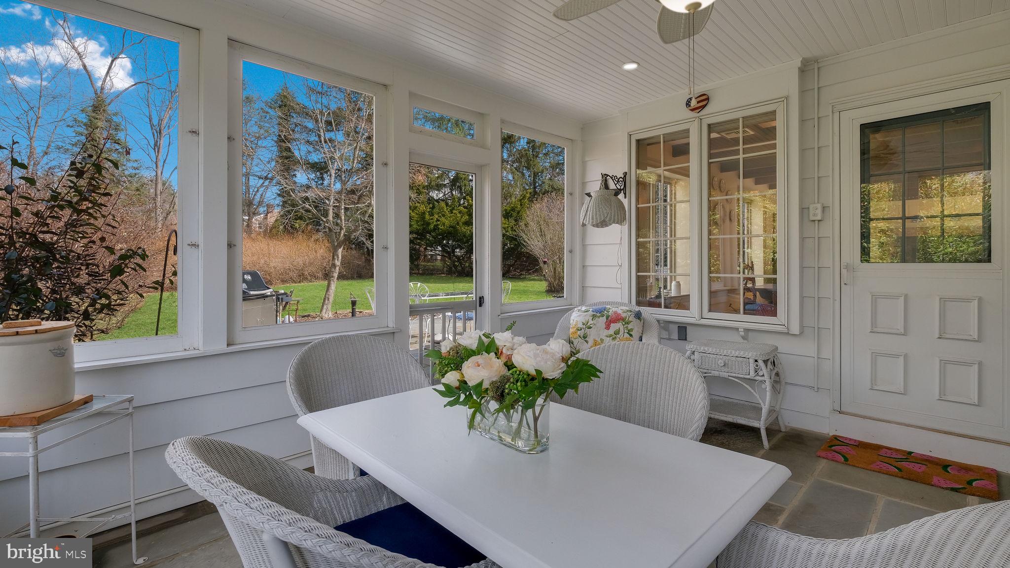 PEBBLE HILL - Residential