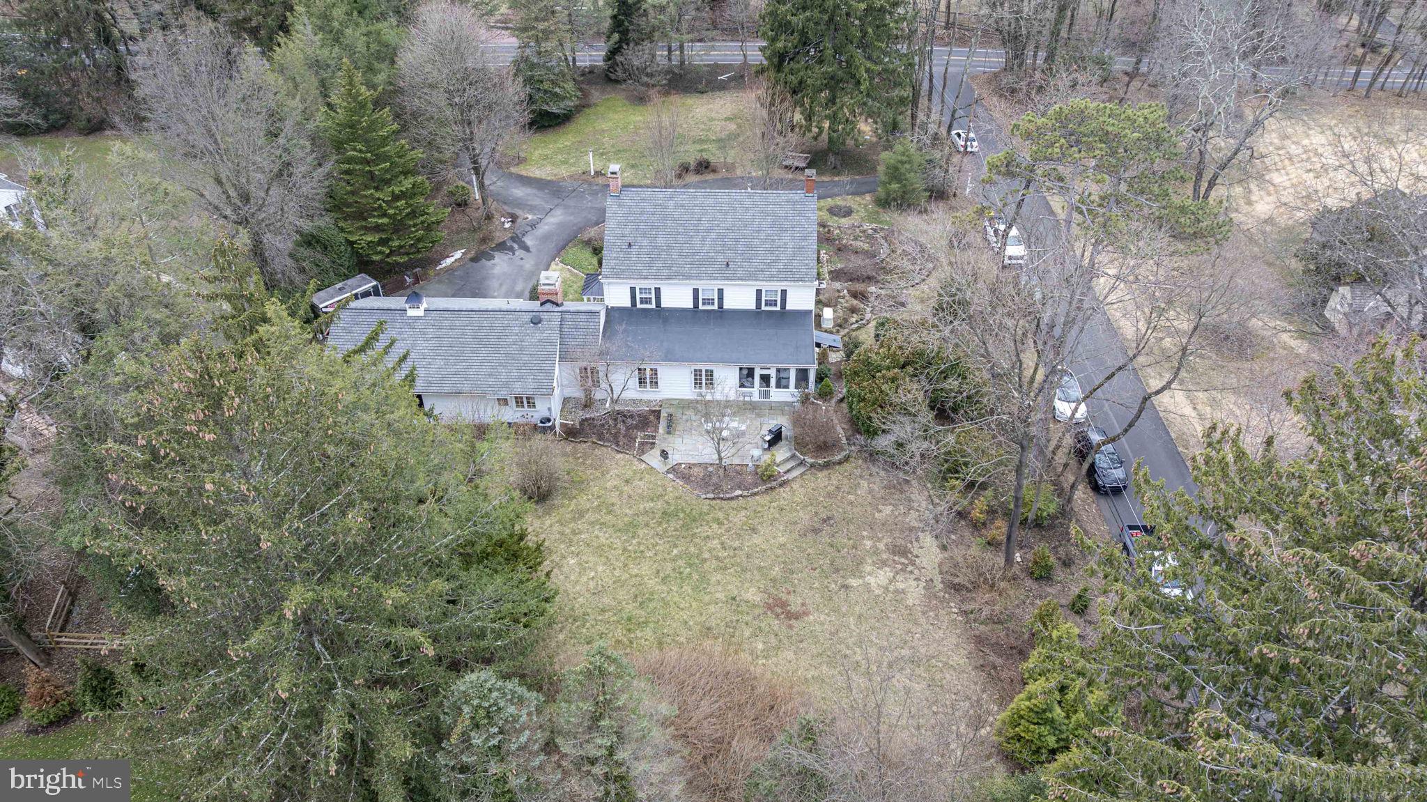 PEBBLE HILL - Residential