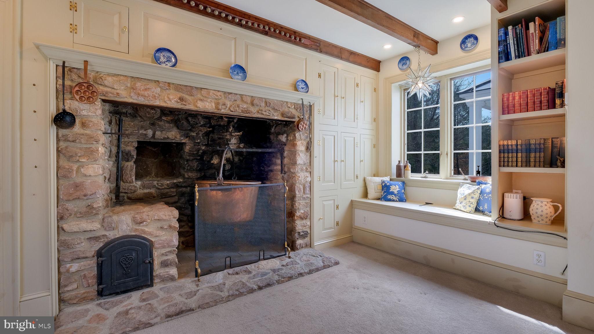 PEBBLE HILL - Residential