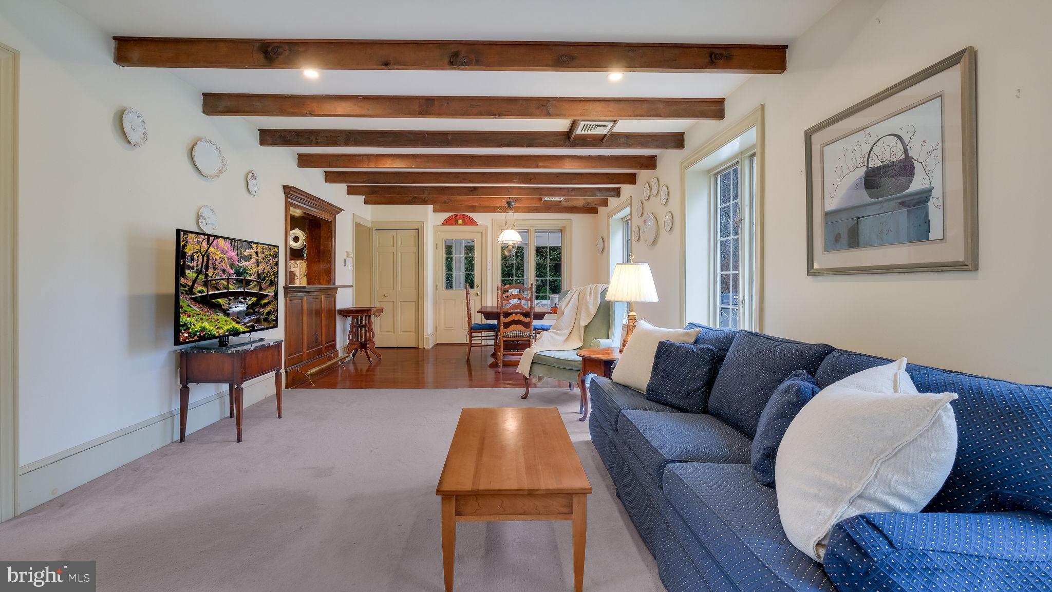 PEBBLE HILL - Residential