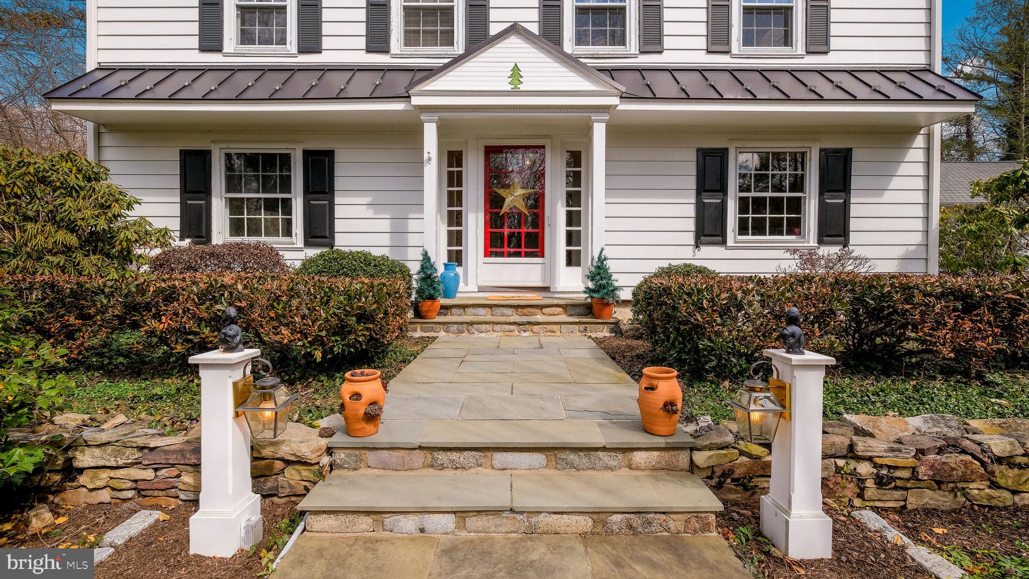 PEBBLE HILL - Residential