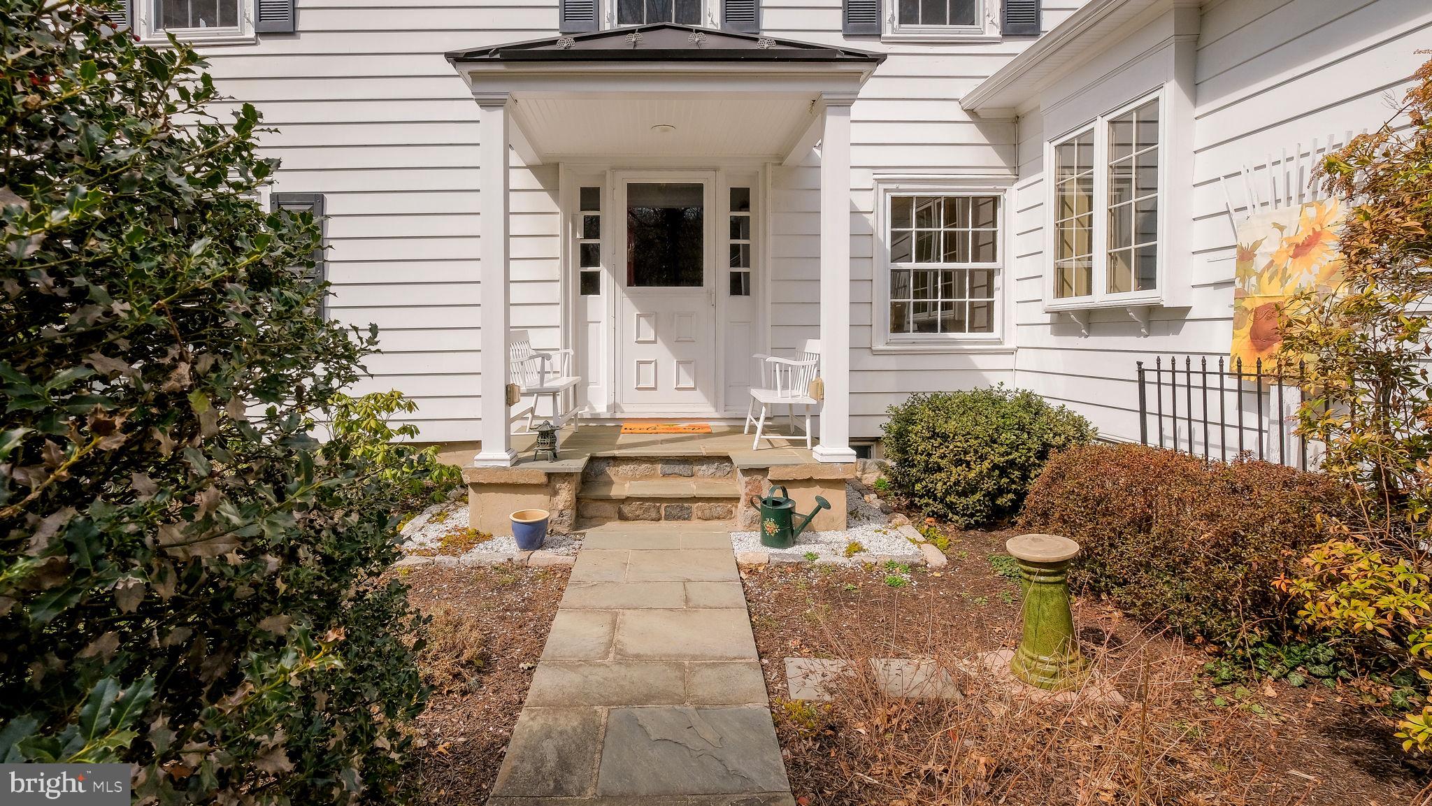 PEBBLE HILL - Residential