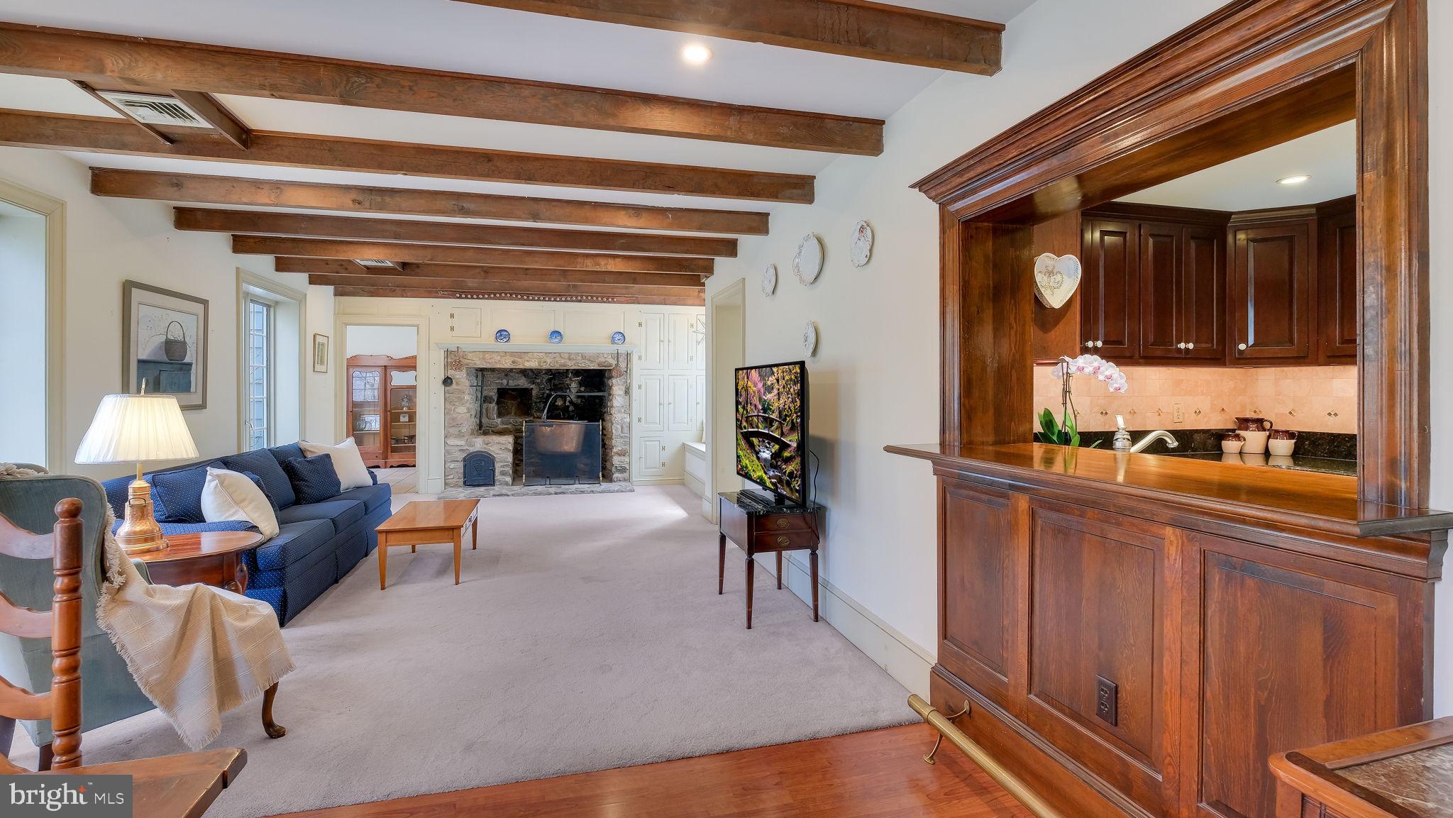 PEBBLE HILL - Residential