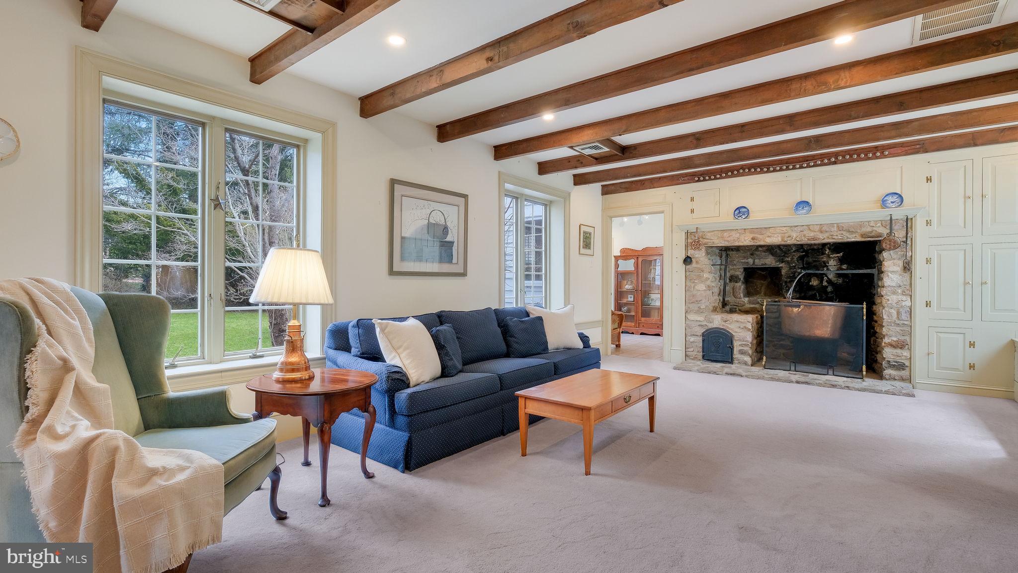 PEBBLE HILL - Residential