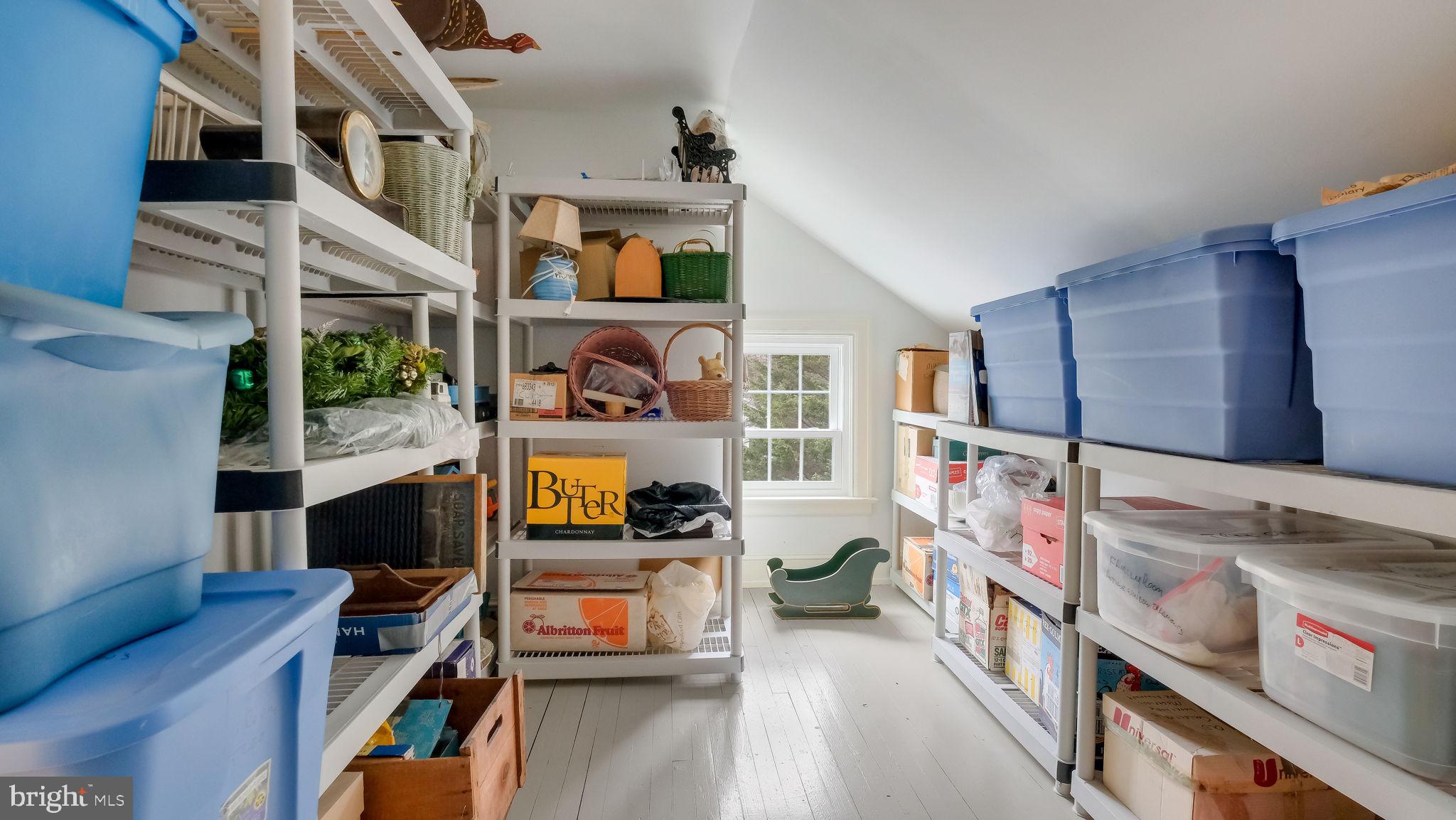 PEBBLE HILL - Residential