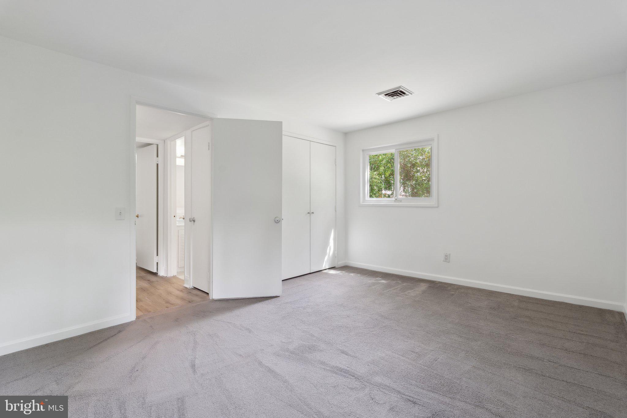 CARDEROCK SPRINGS - Residential