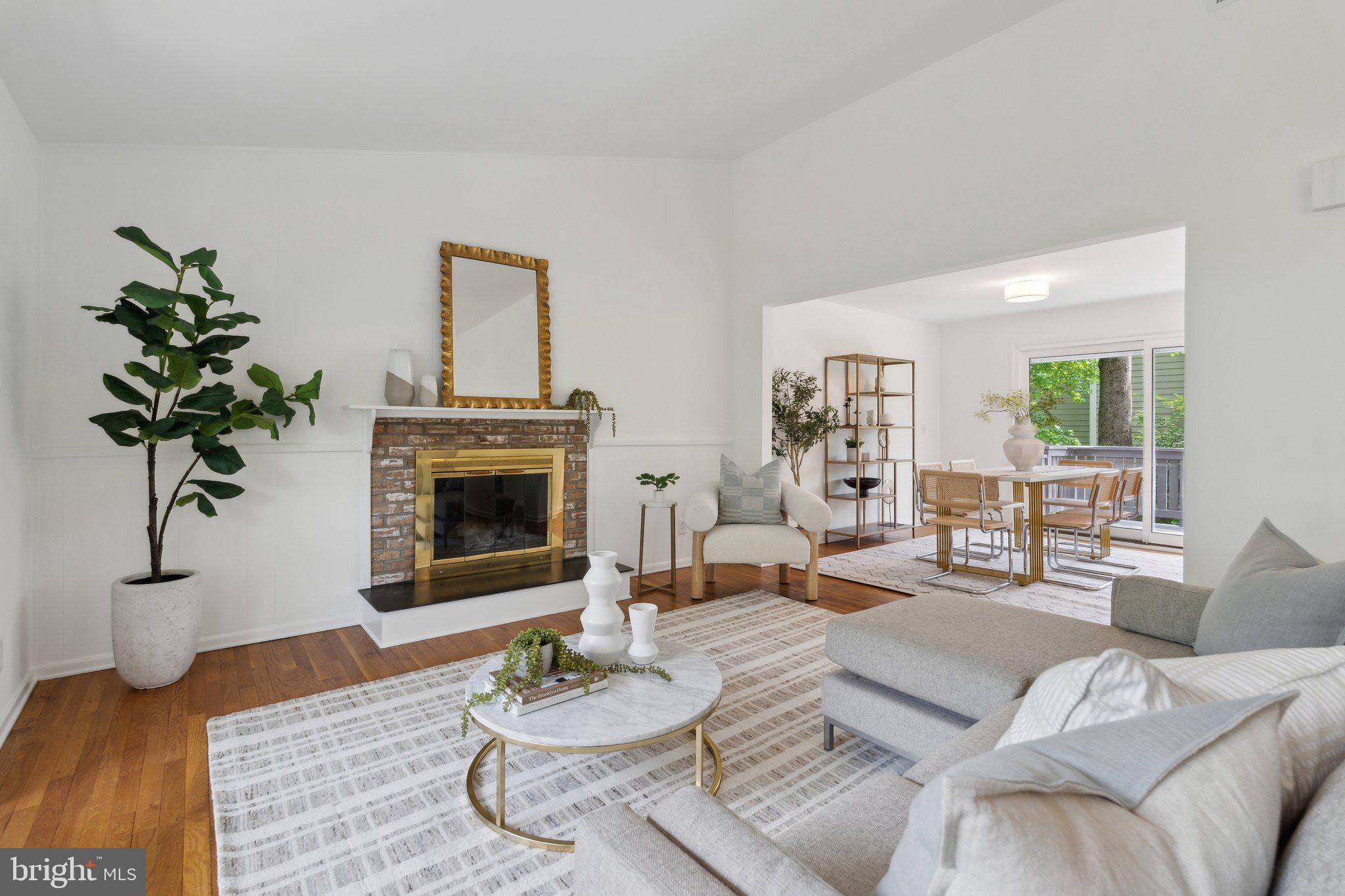 CARDEROCK SPRINGS - Residential