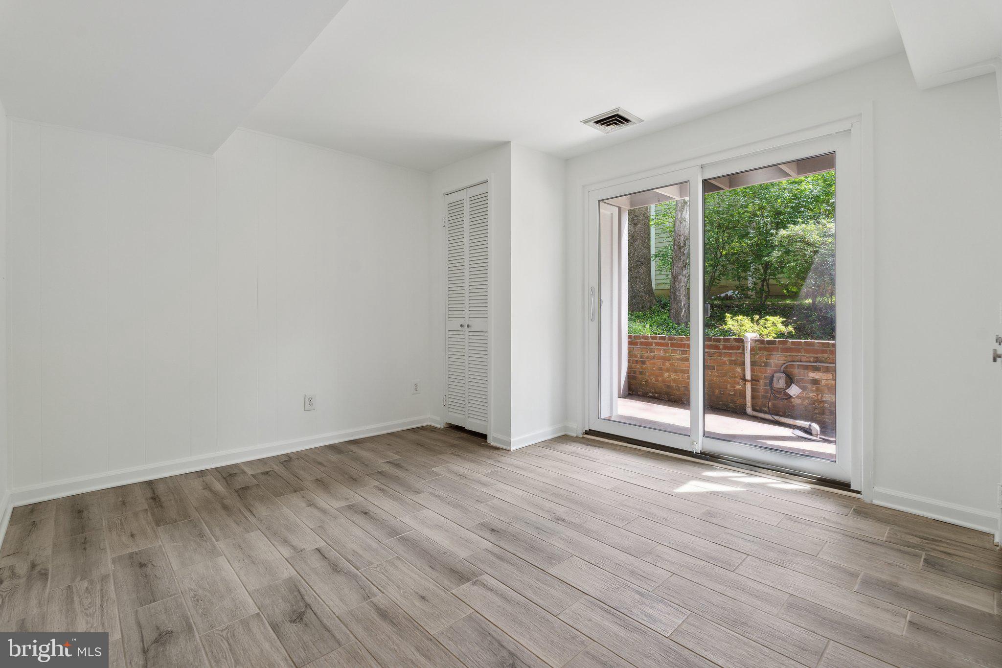 CARDEROCK SPRINGS - Residential