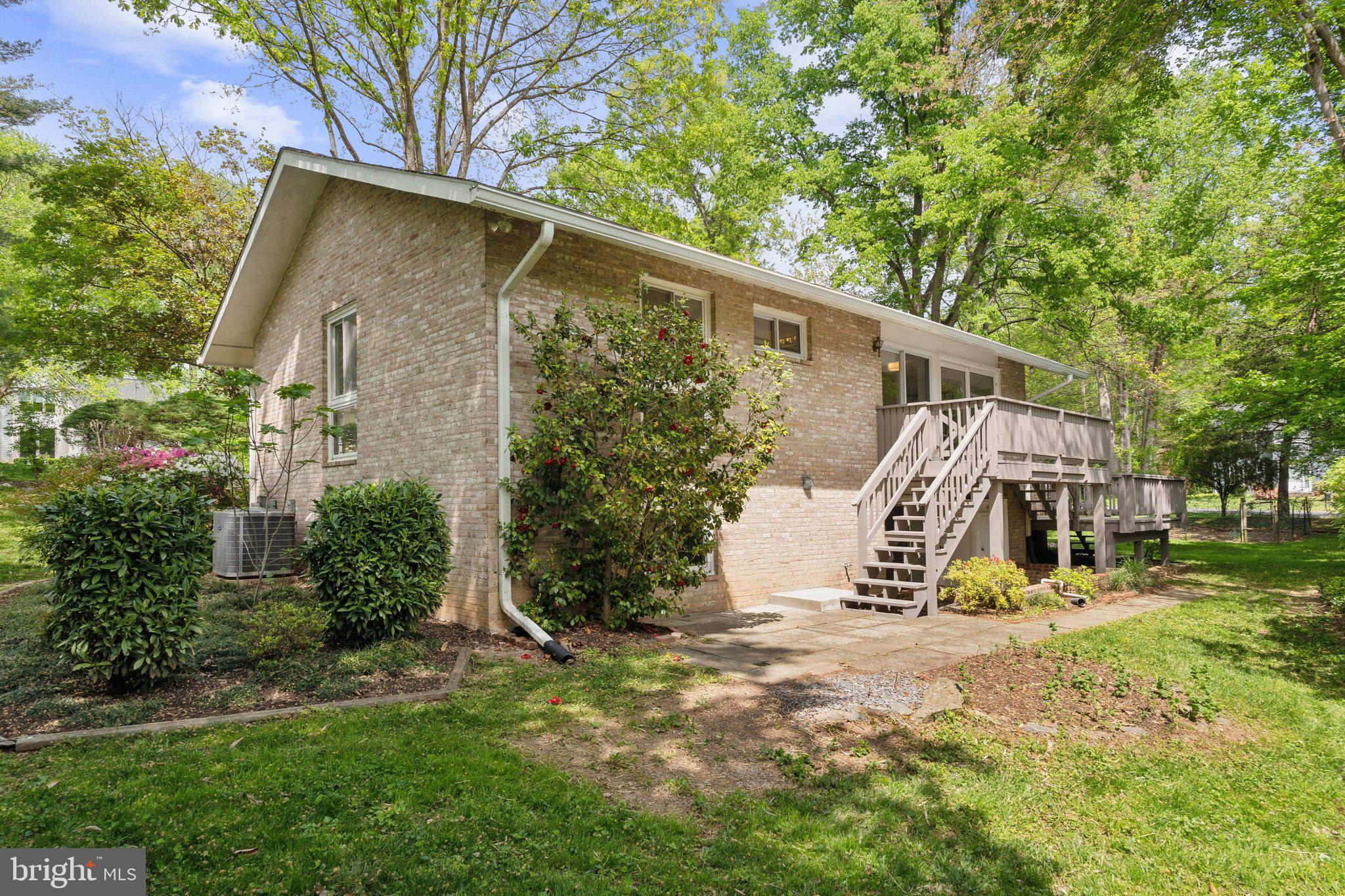 CARDEROCK SPRINGS - Residential