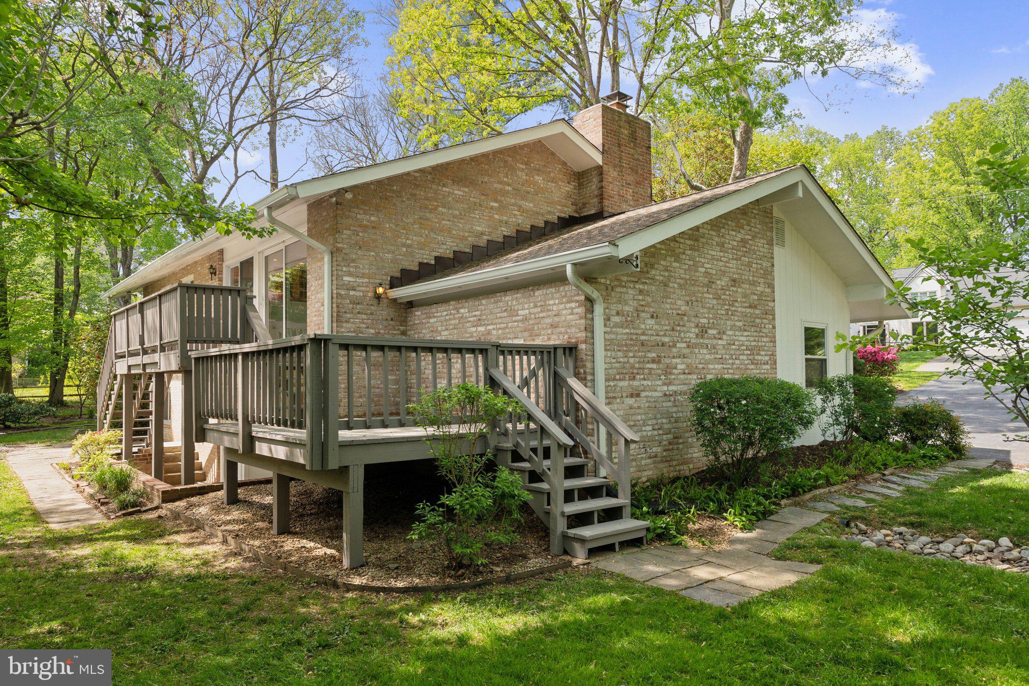 CARDEROCK SPRINGS - Residential