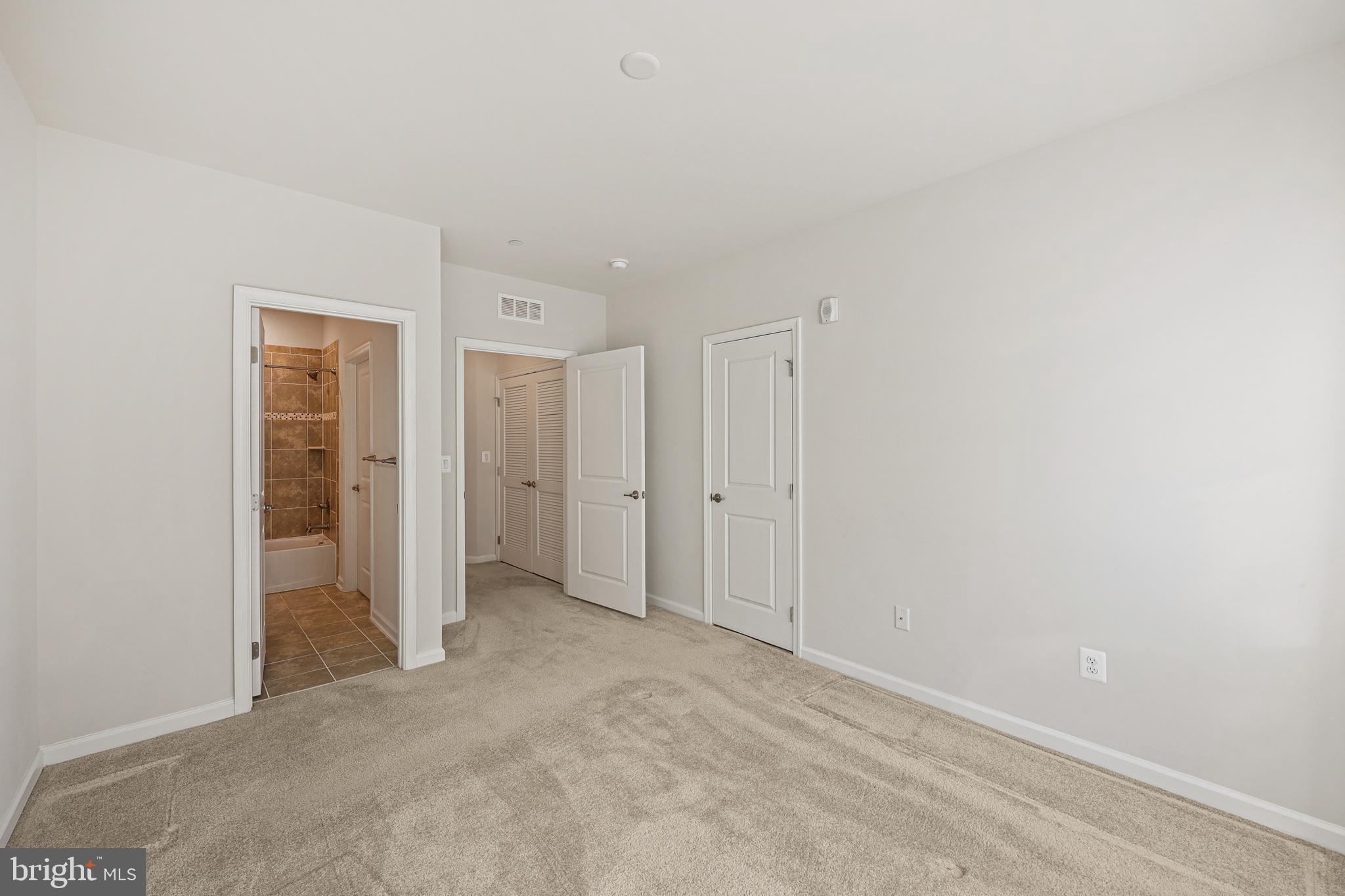 ELLICOTTS RETREAT - Residential