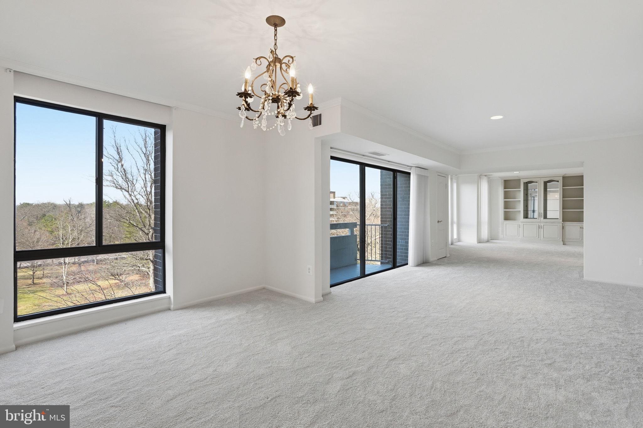 SUBURBAN OAKS - Residential