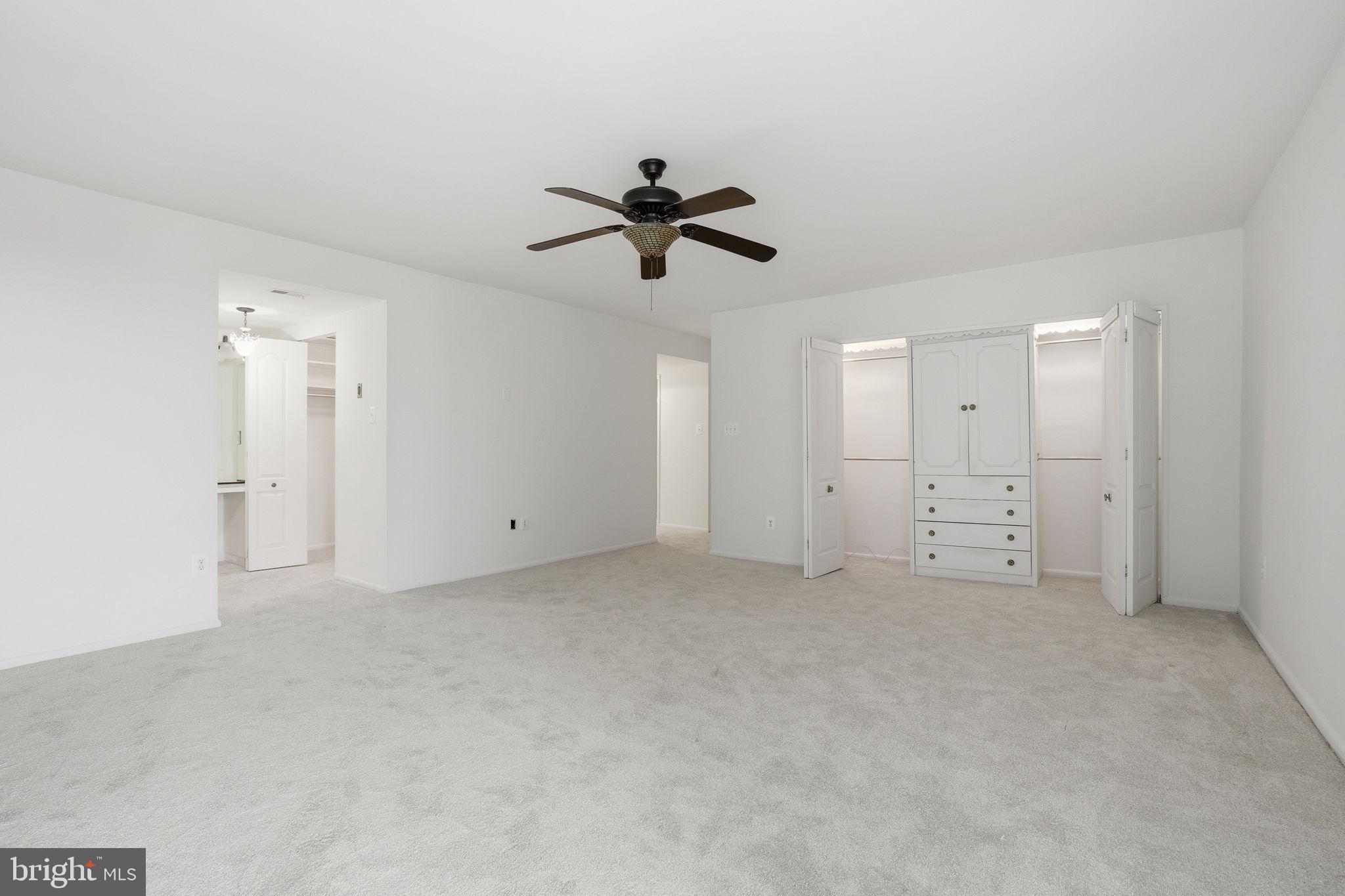 SUBURBAN OAKS - Residential