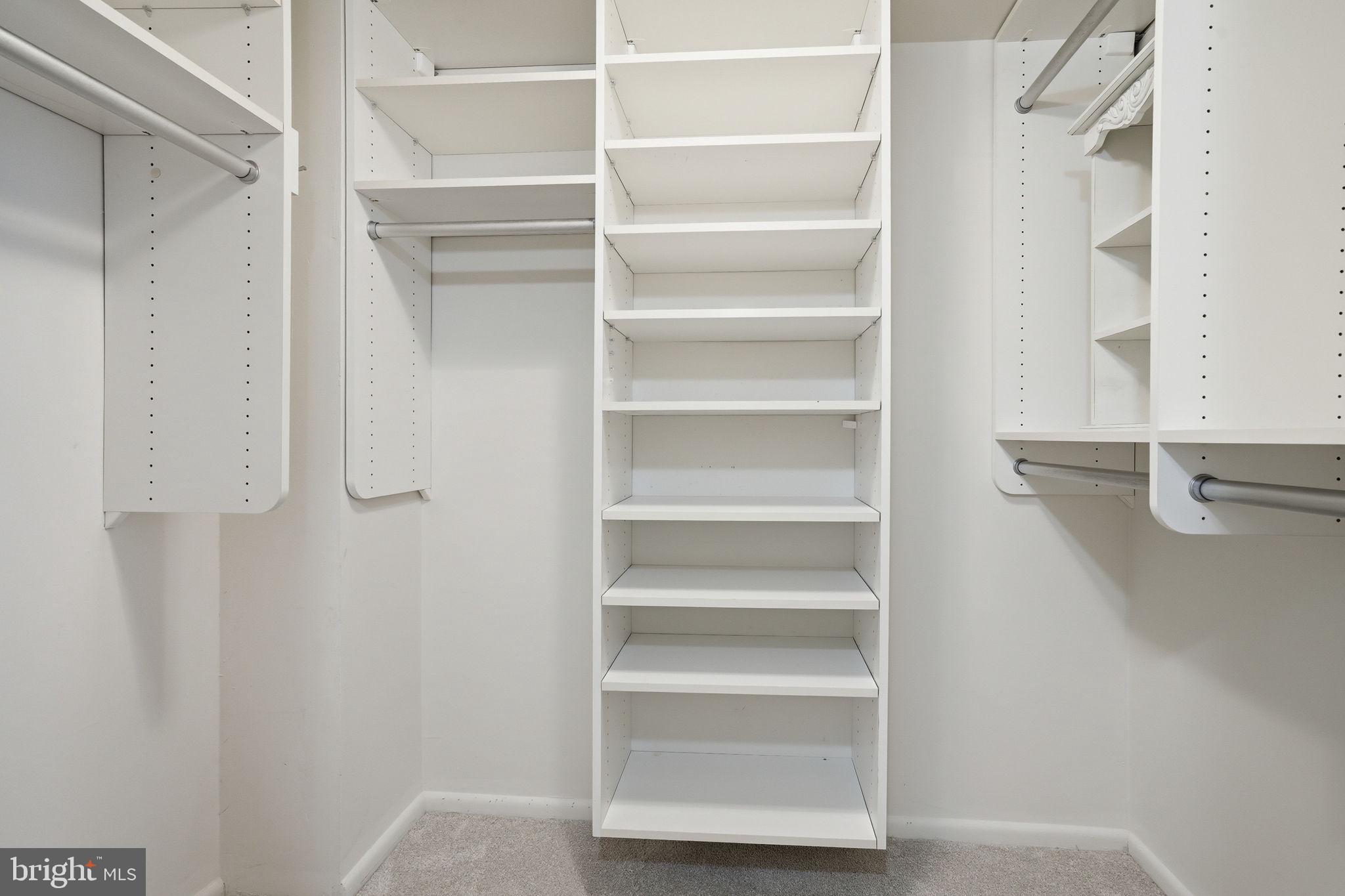 SUBURBAN OAKS - Residential