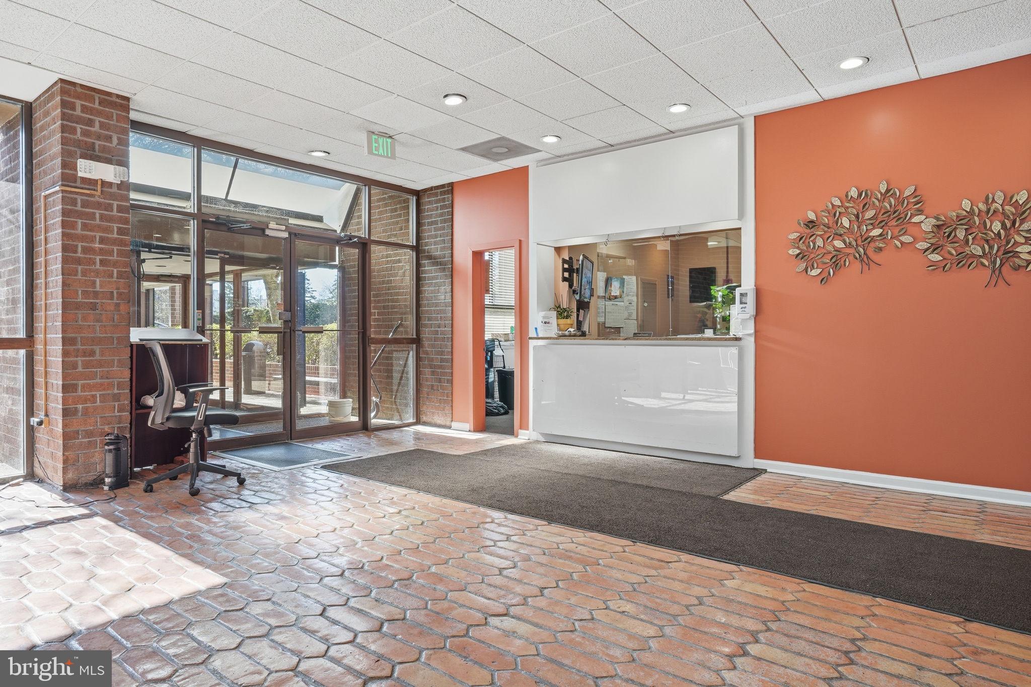 SUBURBAN OAKS - Residential