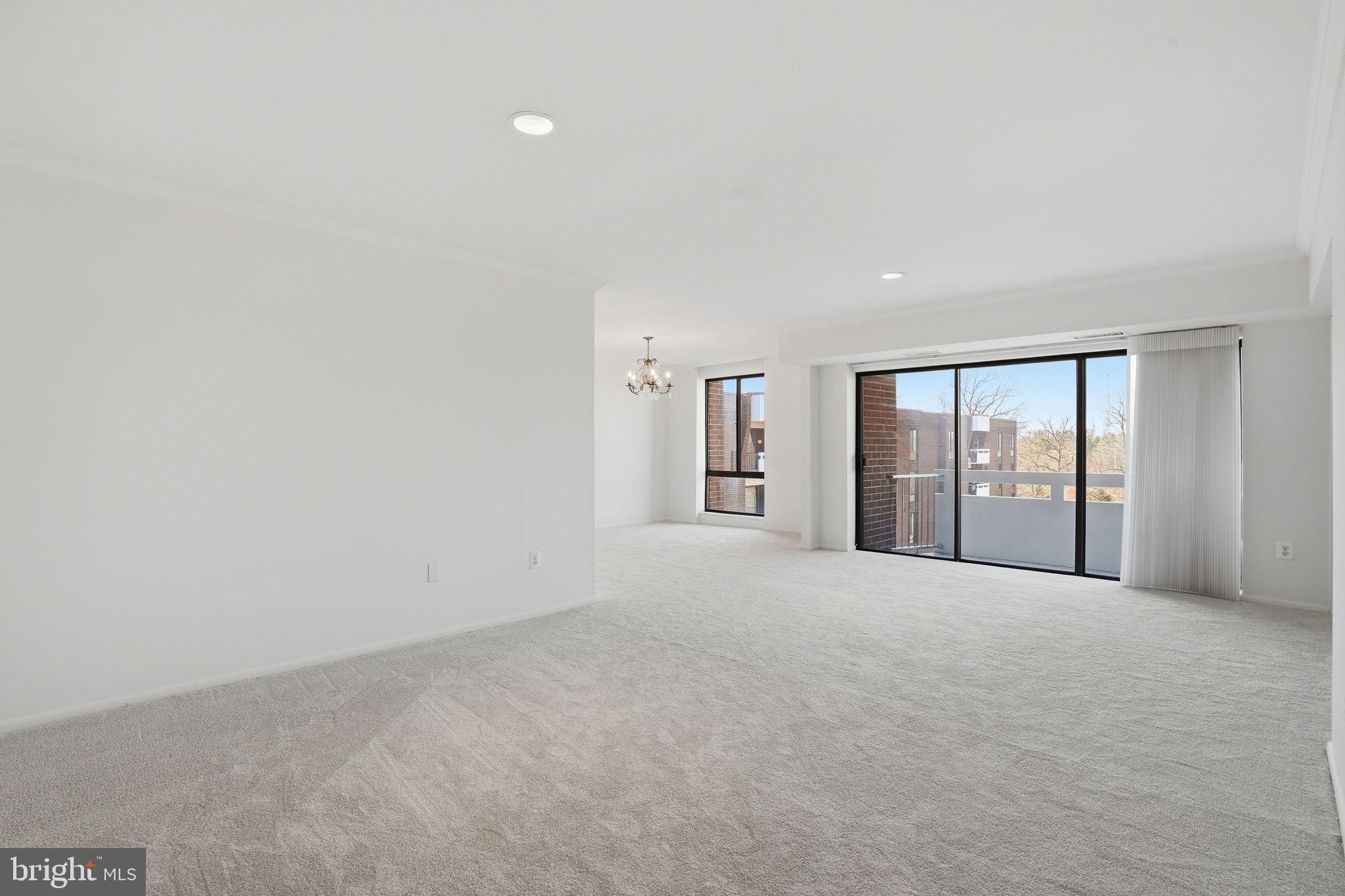 SUBURBAN OAKS - Residential