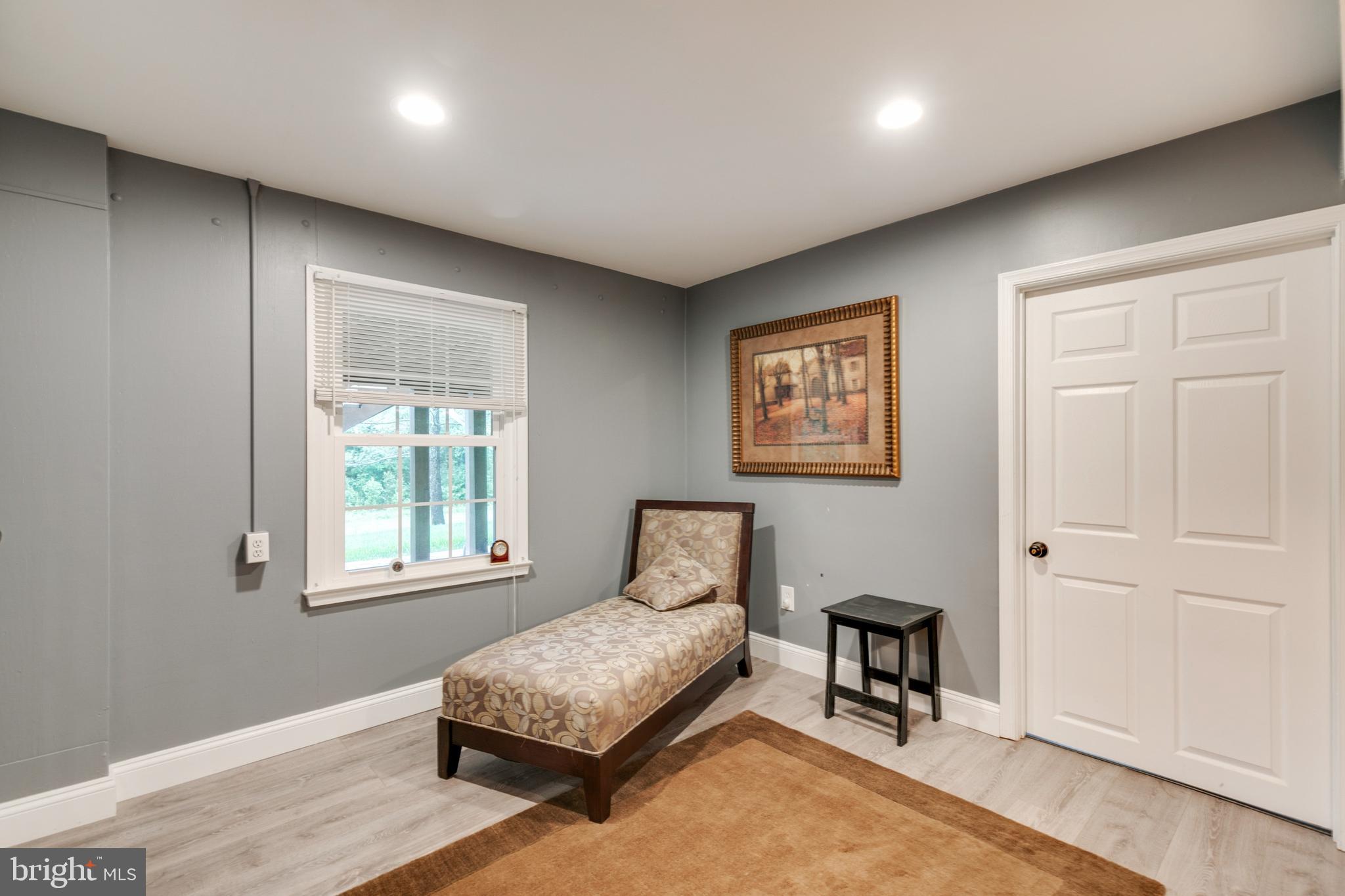 ASHBURN VILLAGE - Residential