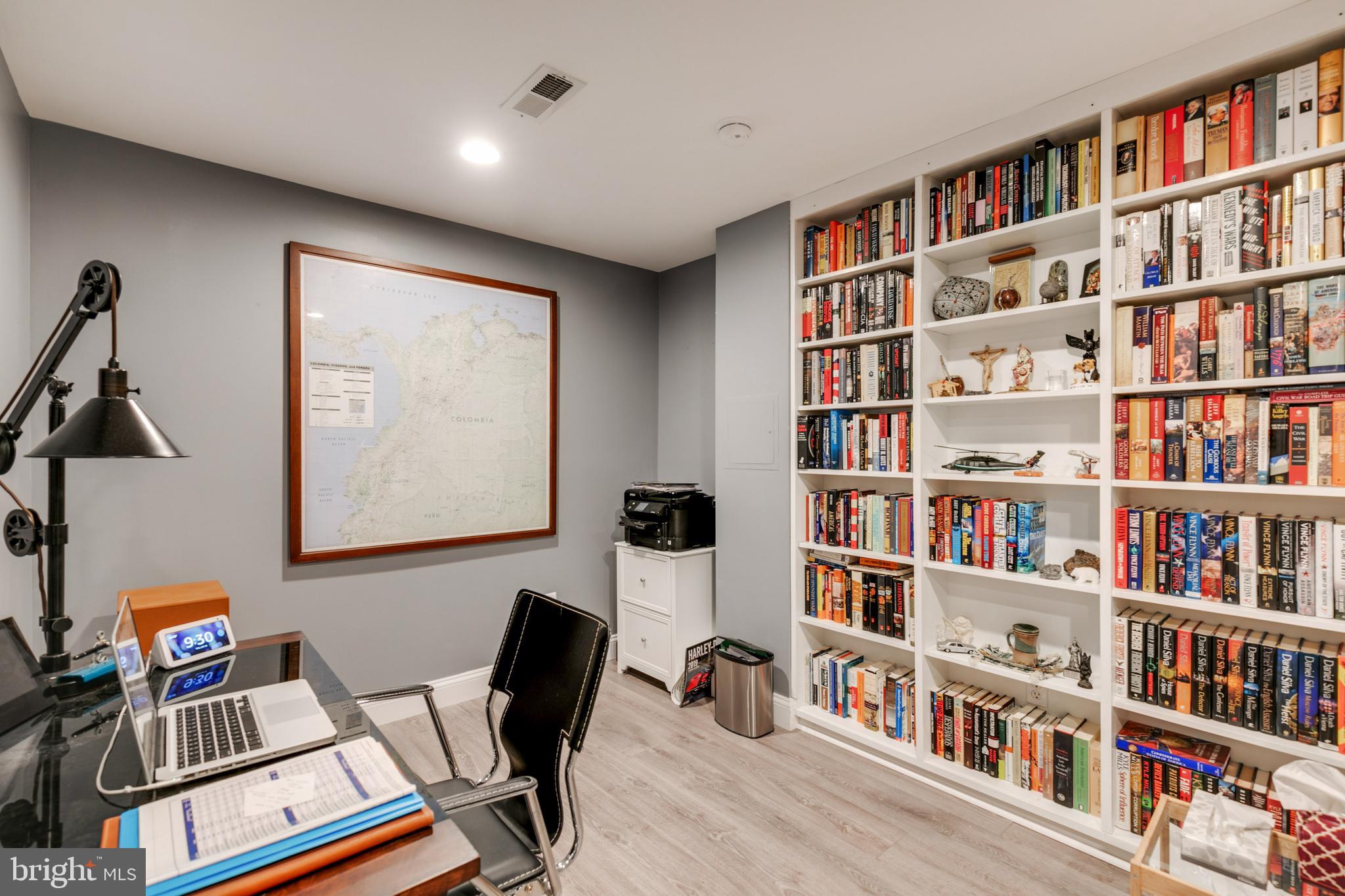 ASHBURN VILLAGE - Residential