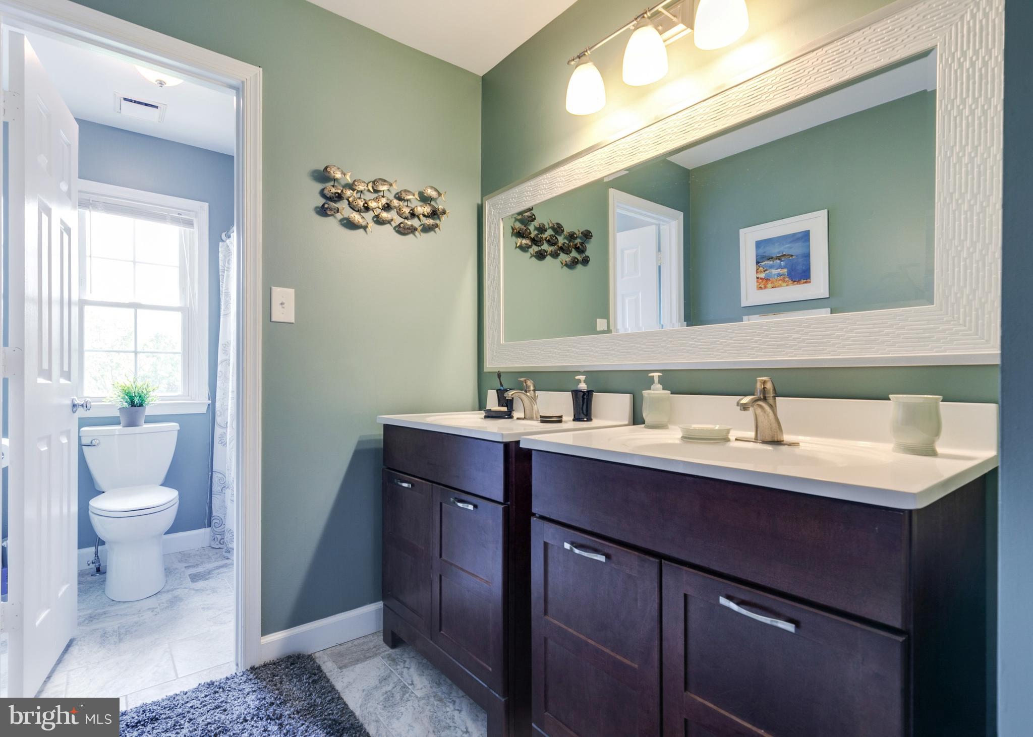 ASHBURN VILLAGE - Residential