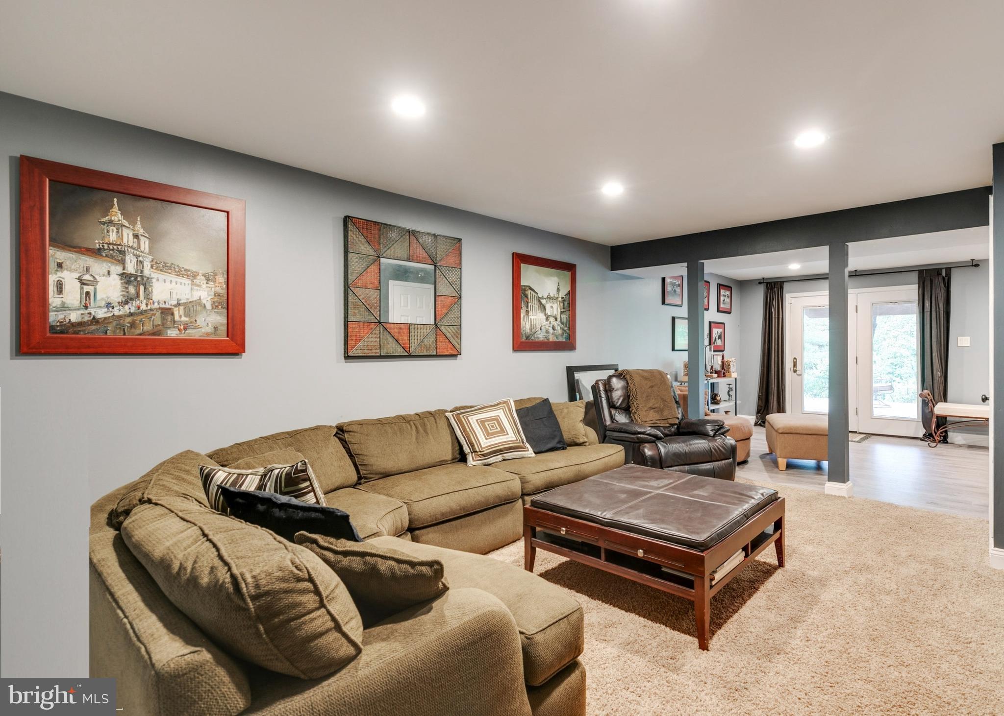 ASHBURN VILLAGE - Residential