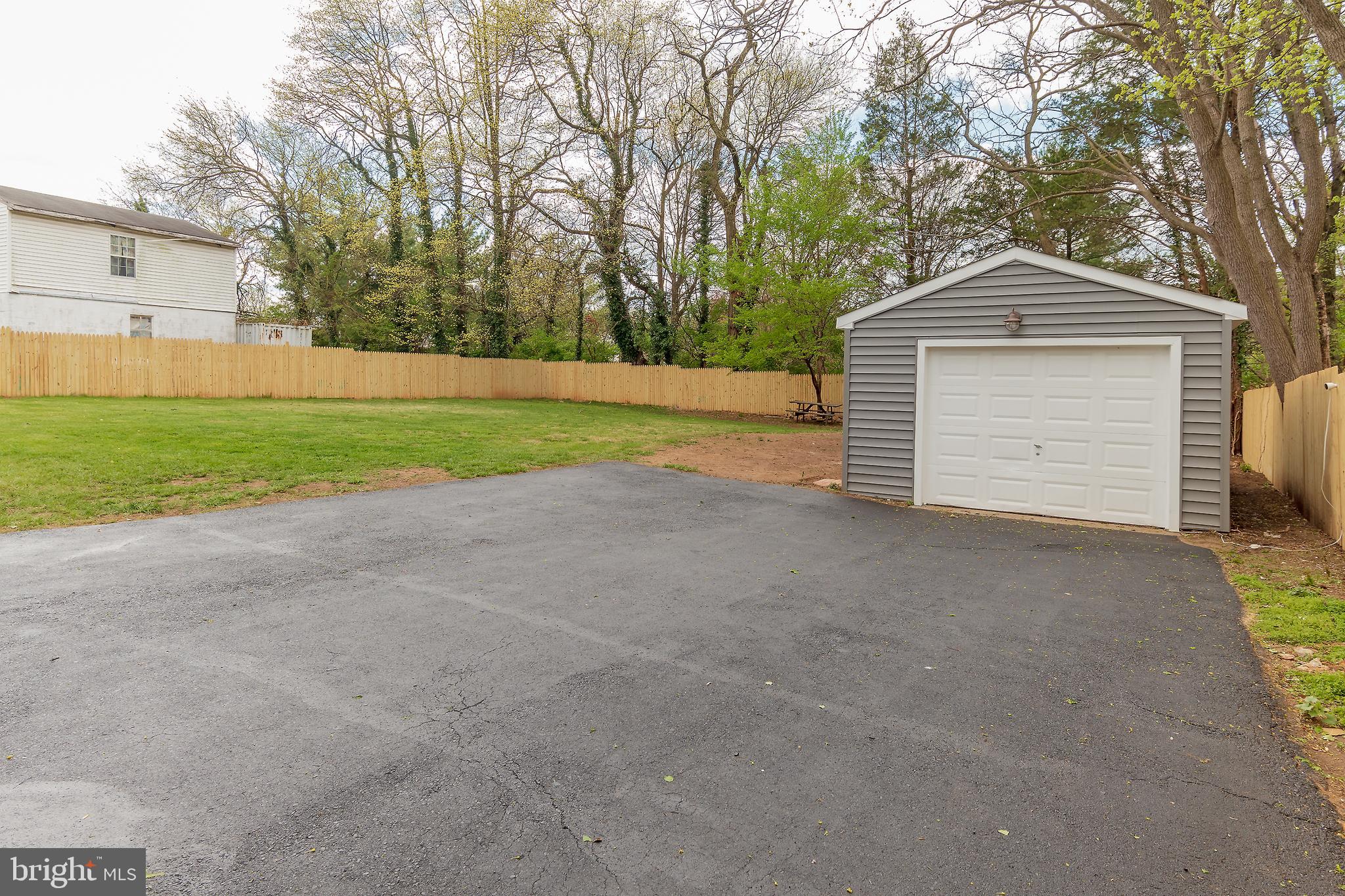 WASHINGTON GROVE - Residential