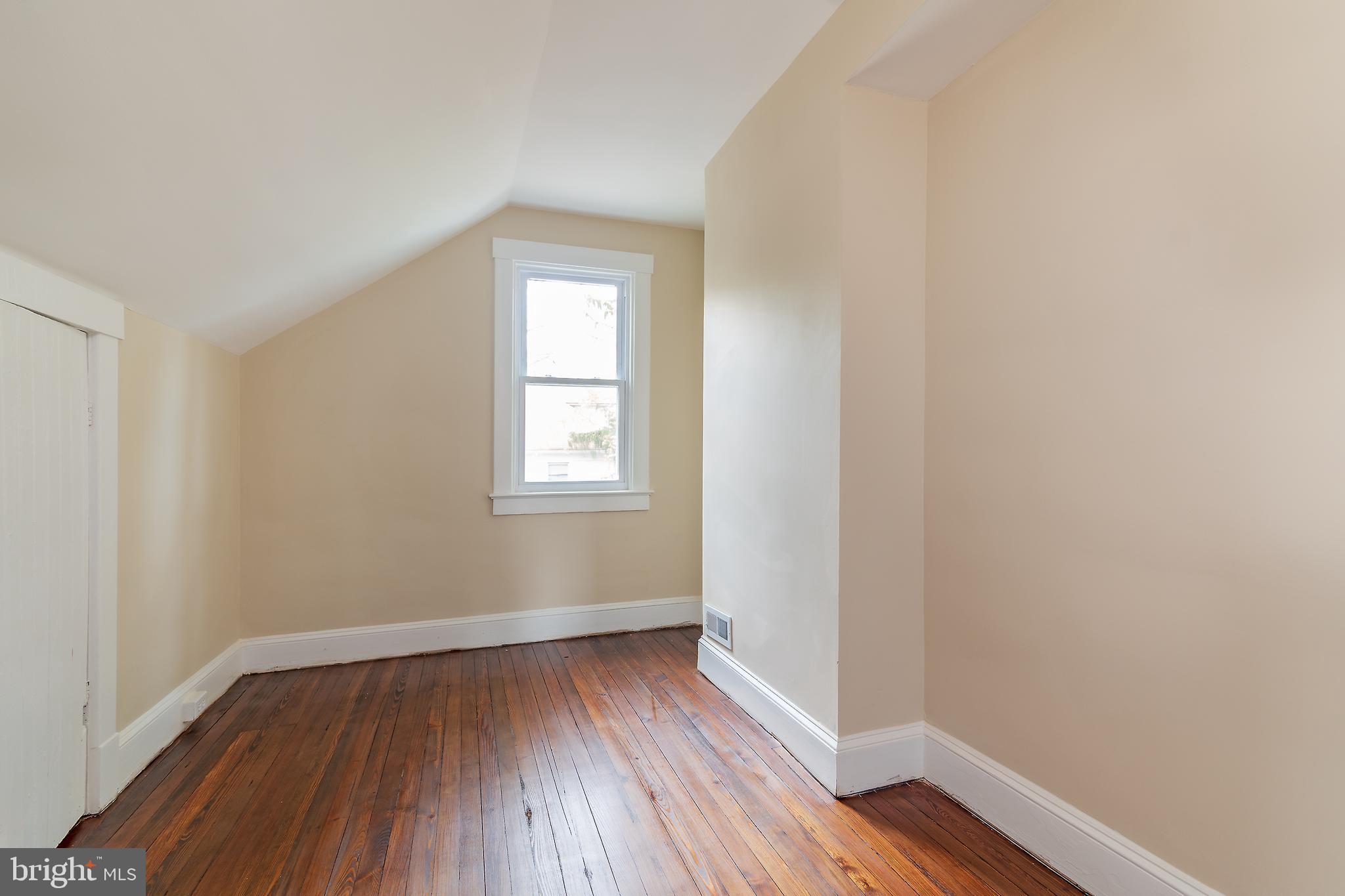 WASHINGTON GROVE - Residential