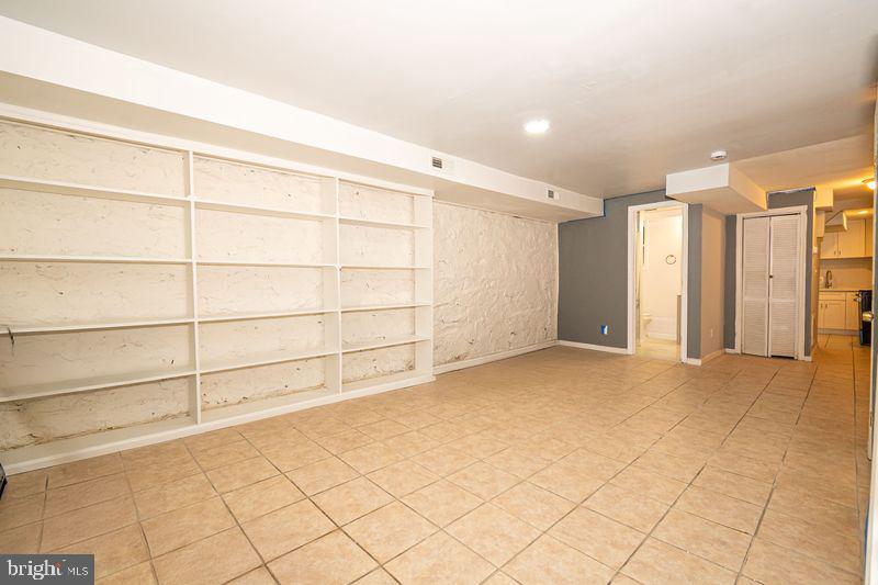 BALTIMORE EAST - SOUTH CLIFTON PARK HIST. DISTRICT - Residential Lease