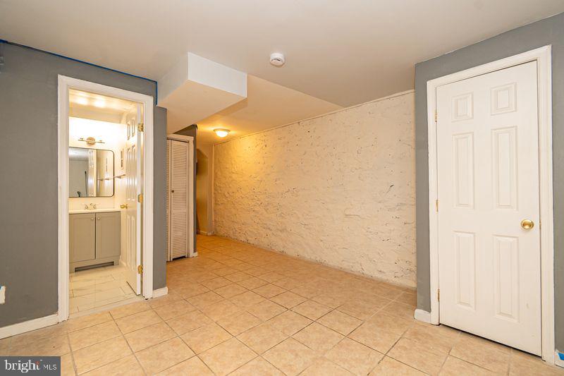 BALTIMORE EAST - SOUTH CLIFTON PARK HIST. DISTRICT - Residential Lease