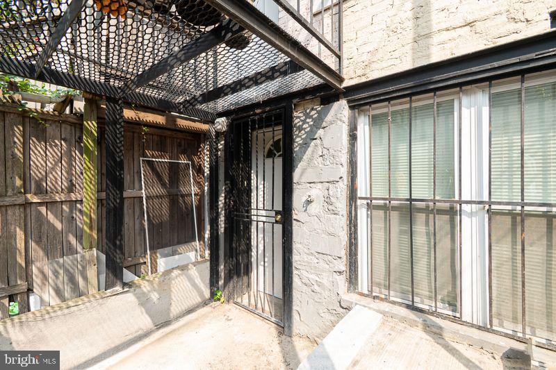 BALTIMORE EAST - SOUTH CLIFTON PARK HIST. DISTRICT - Residential Lease