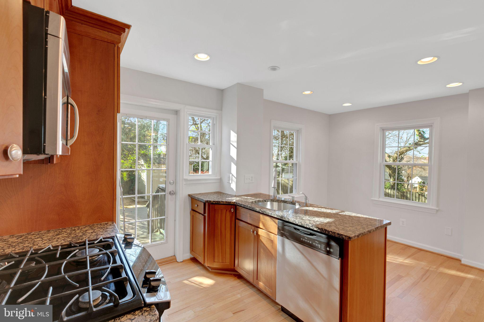 JEFFERSON MANOR - Residential