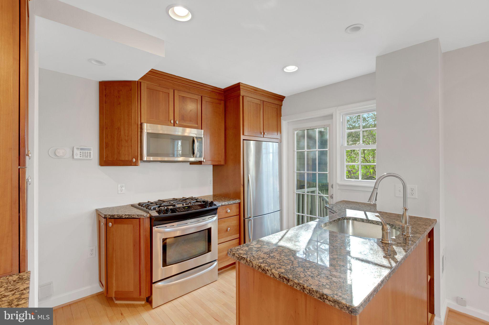 JEFFERSON MANOR - Residential