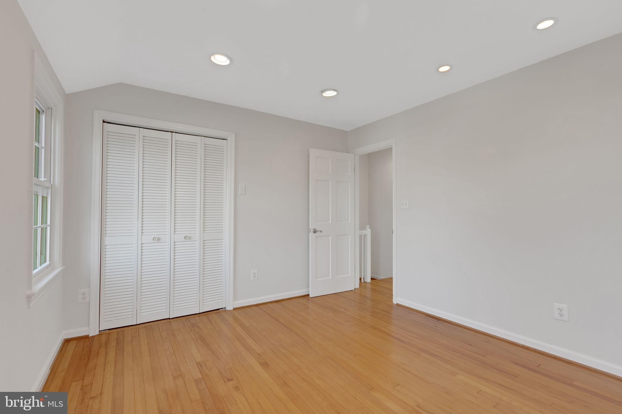 JEFFERSON MANOR - Residential